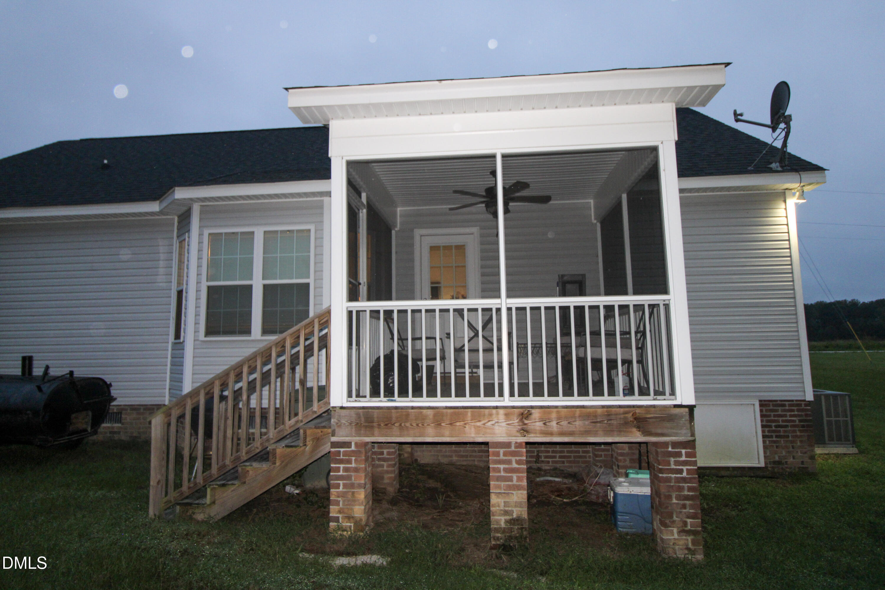 main property photo 29