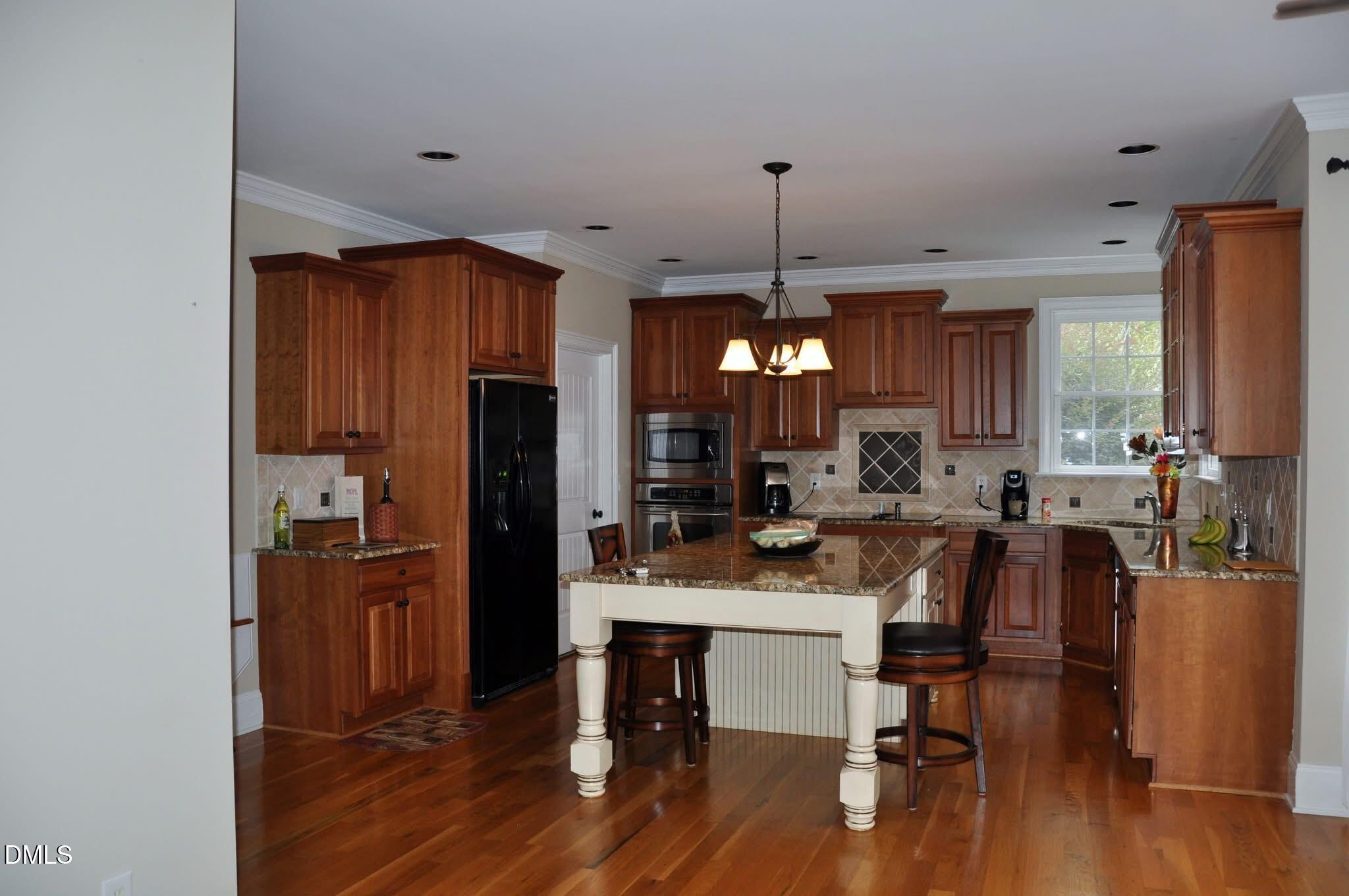 main property photo 16