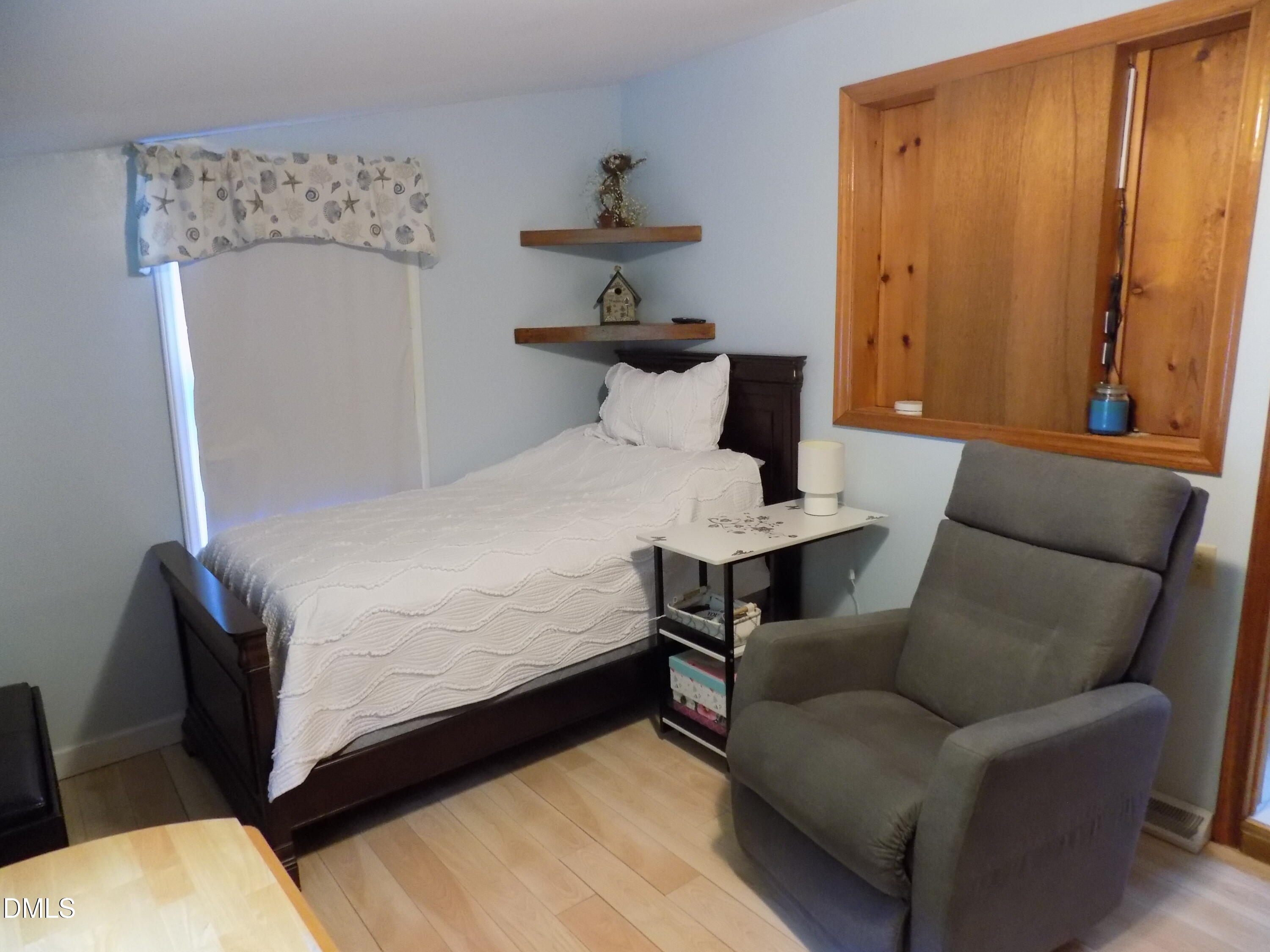 main property photo 22