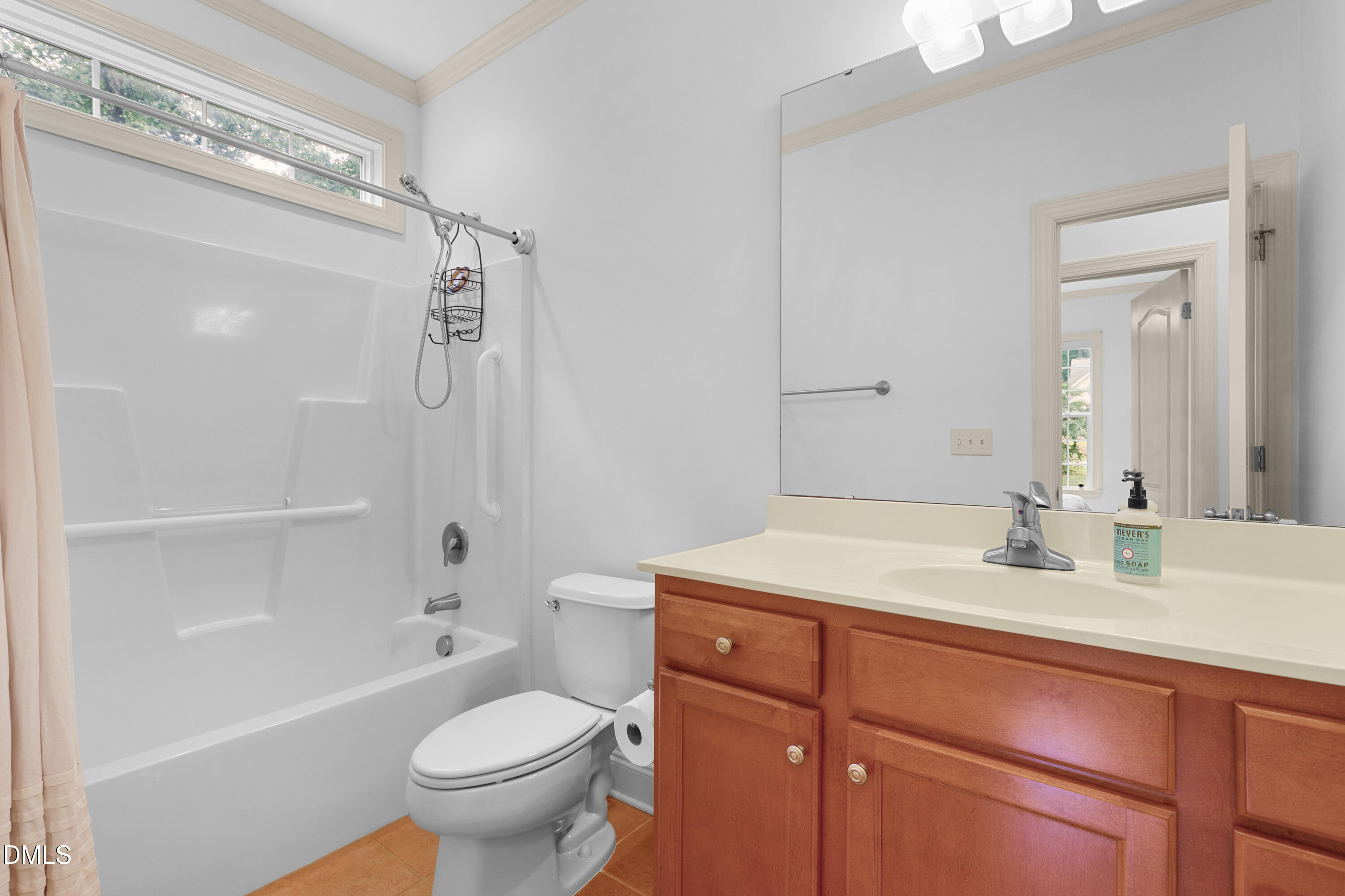 main property photo 23