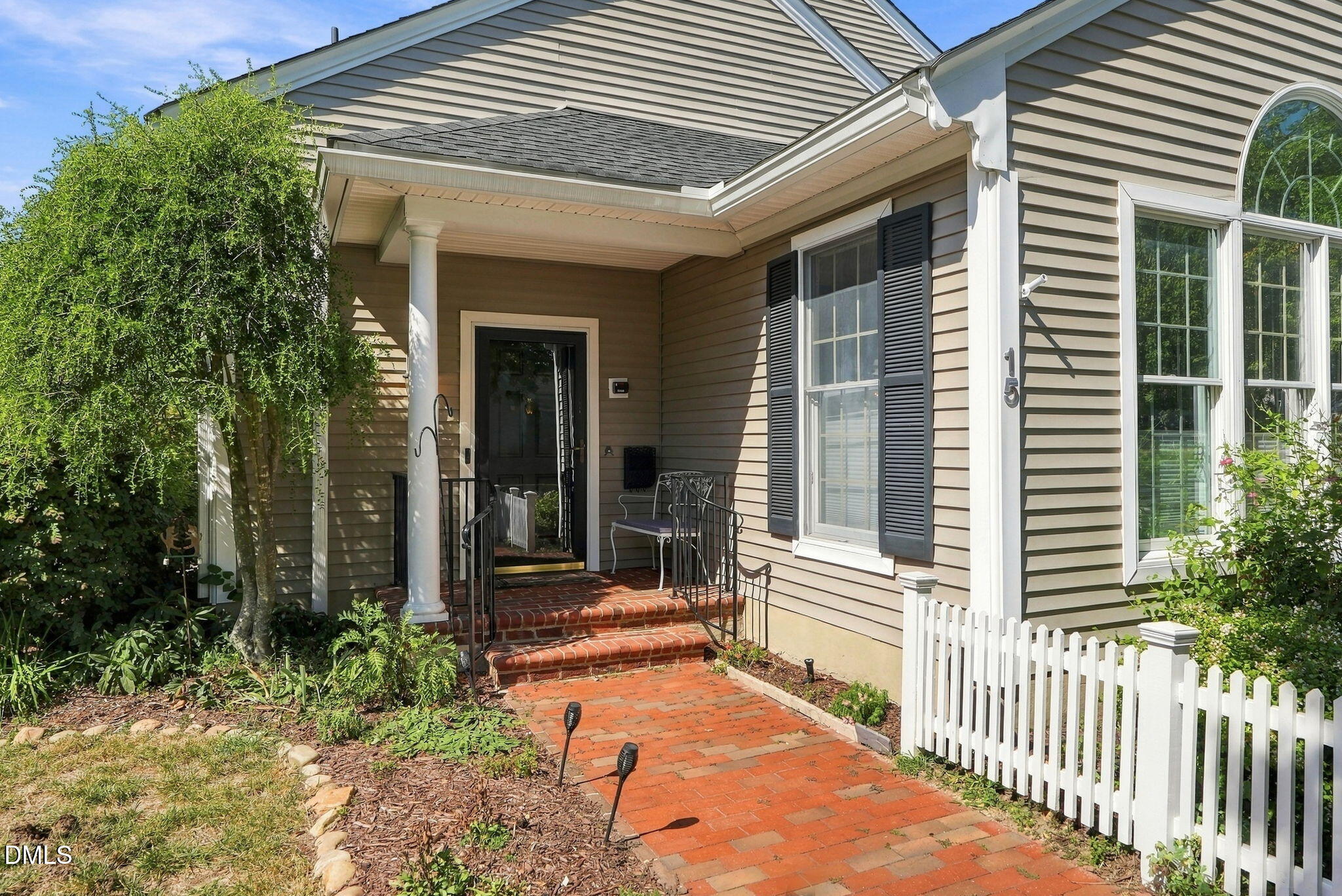 main property photo 3