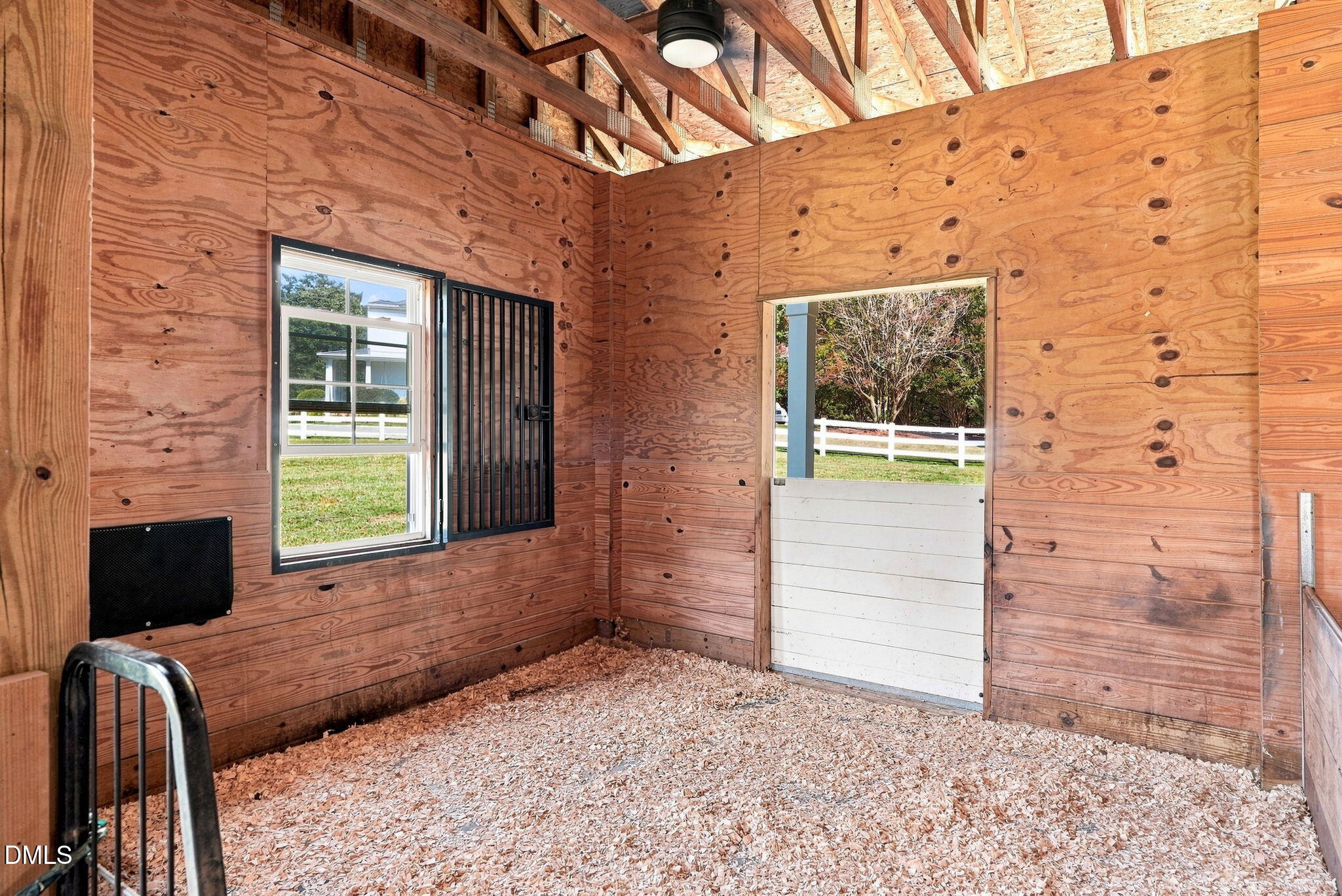 main property photo 78