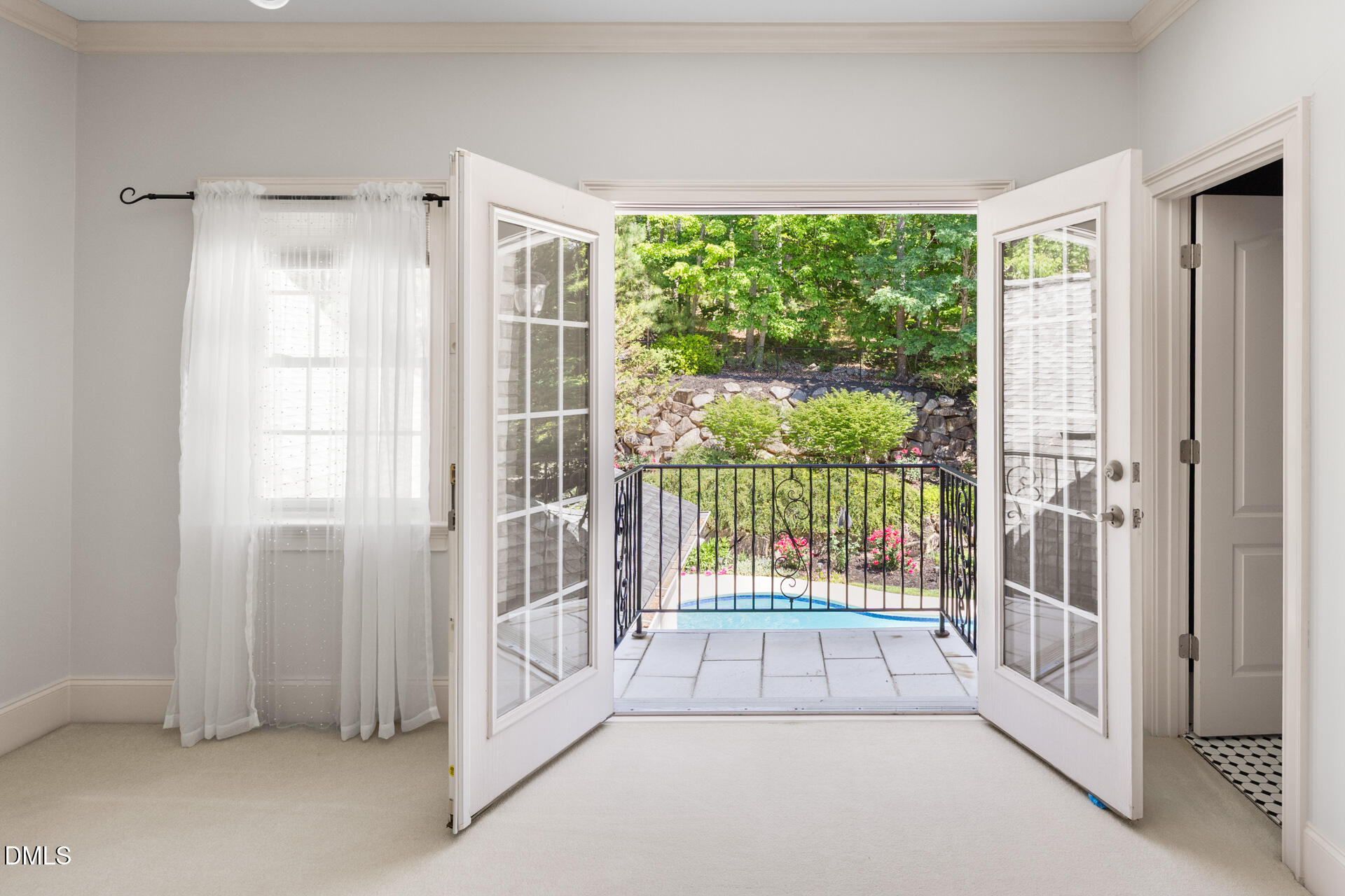 main property photo 24