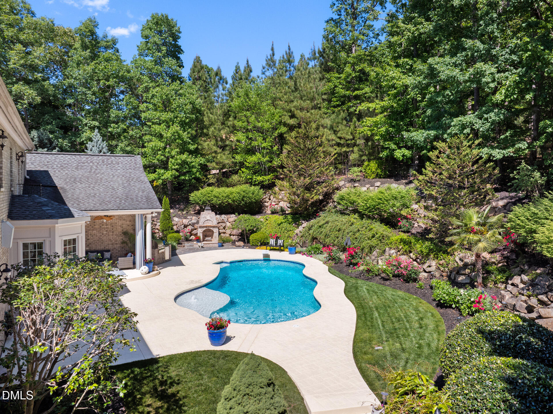 main property photo 37