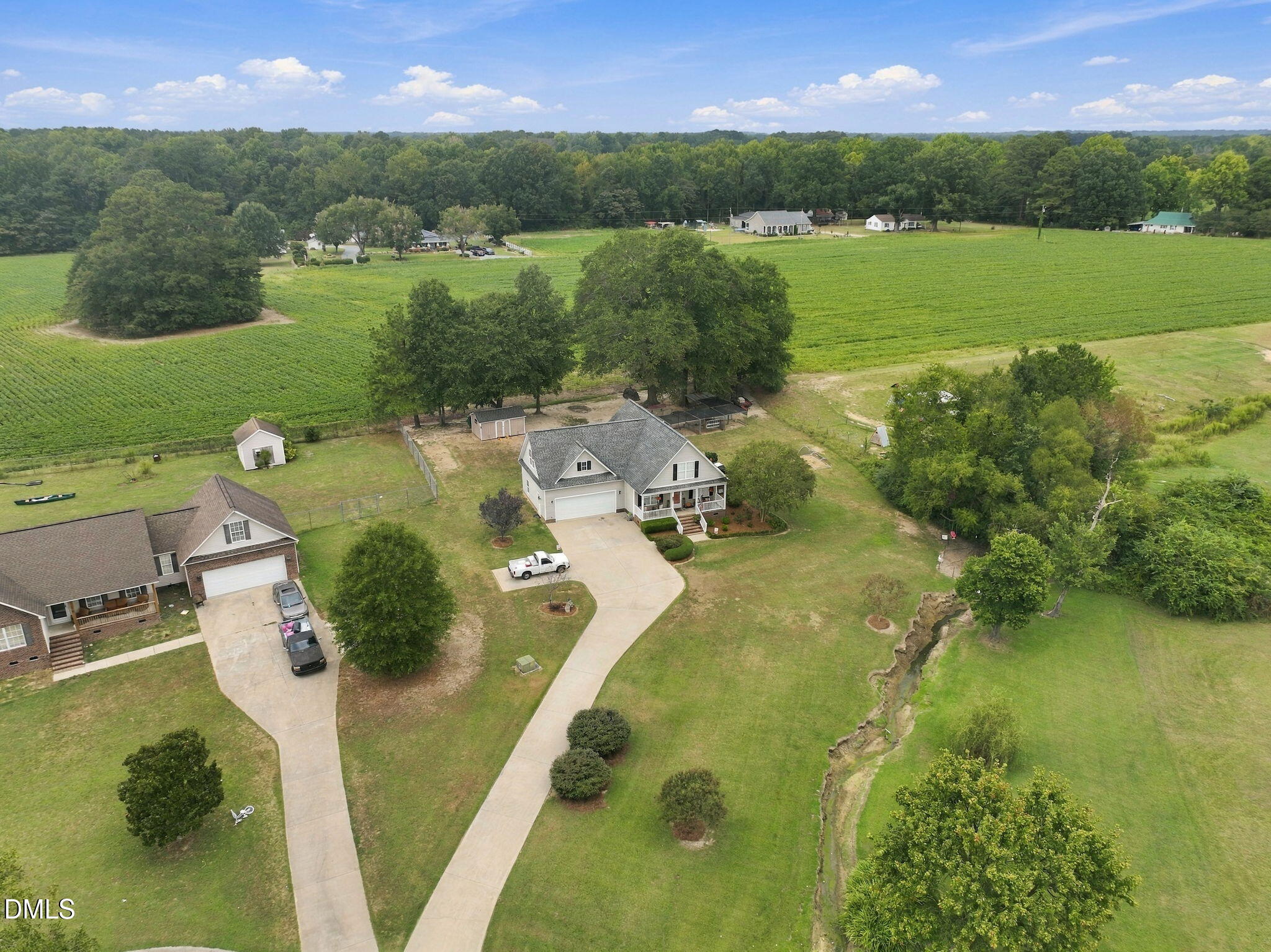 main property photo 40