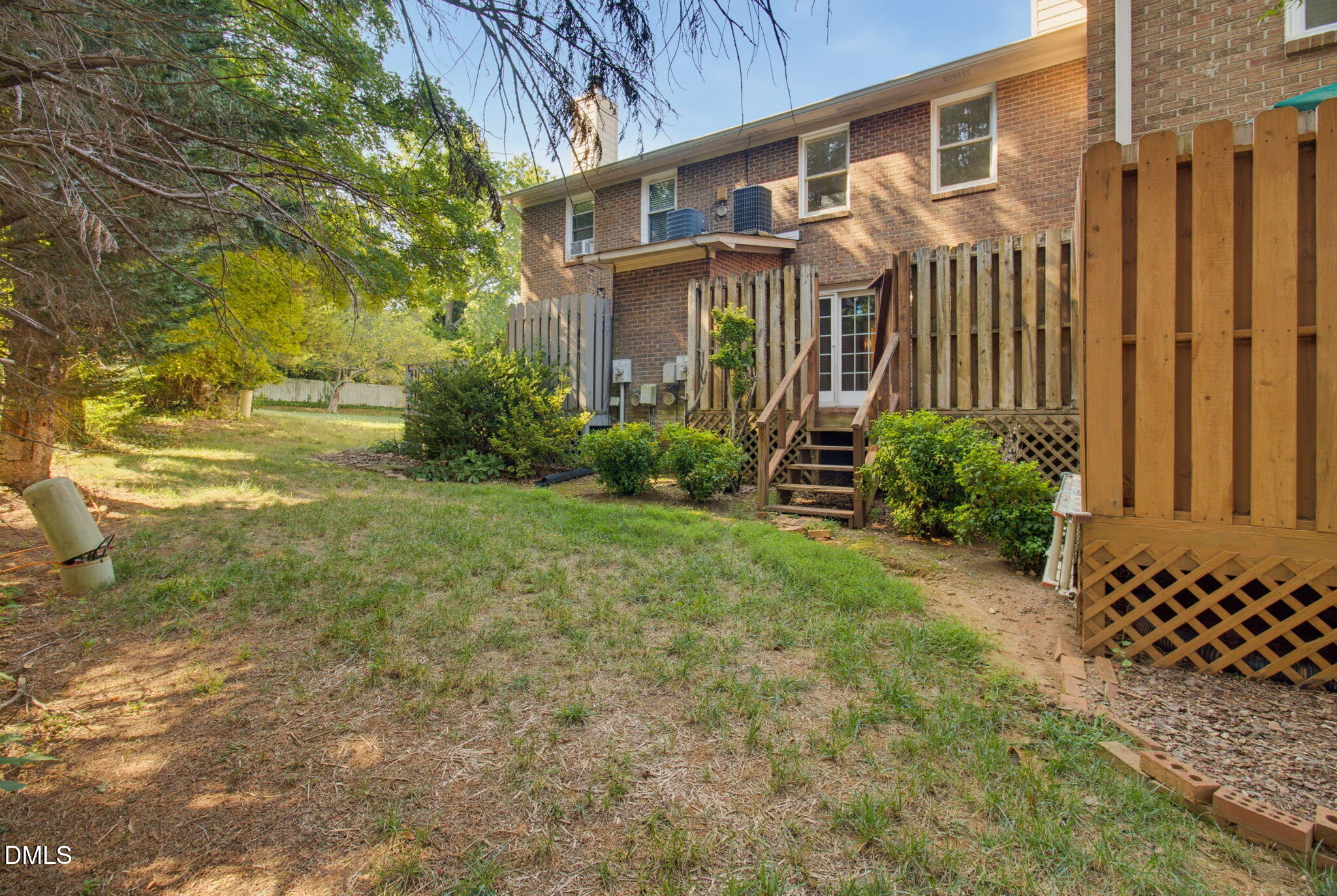 main property photo 25