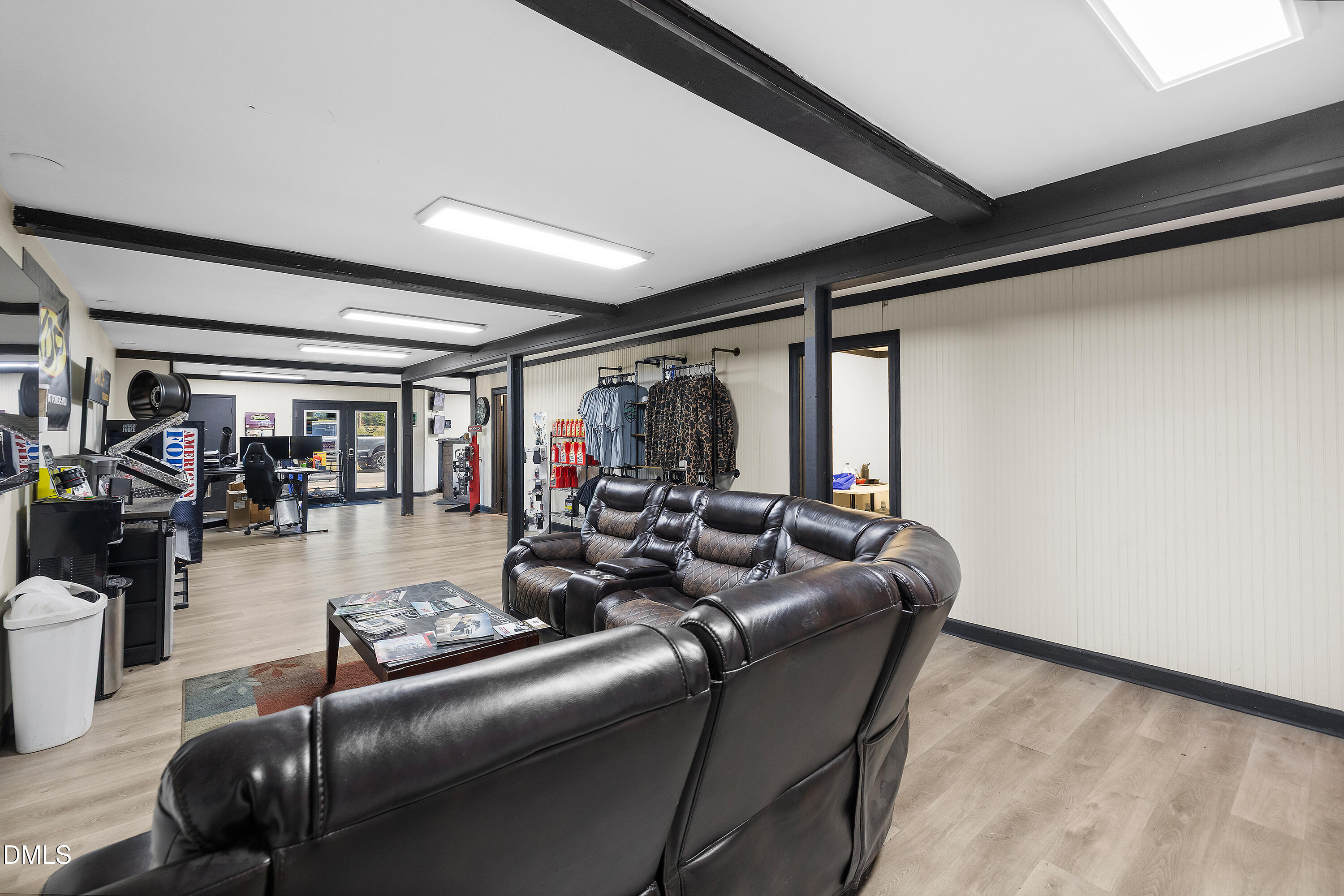 main property photo 14