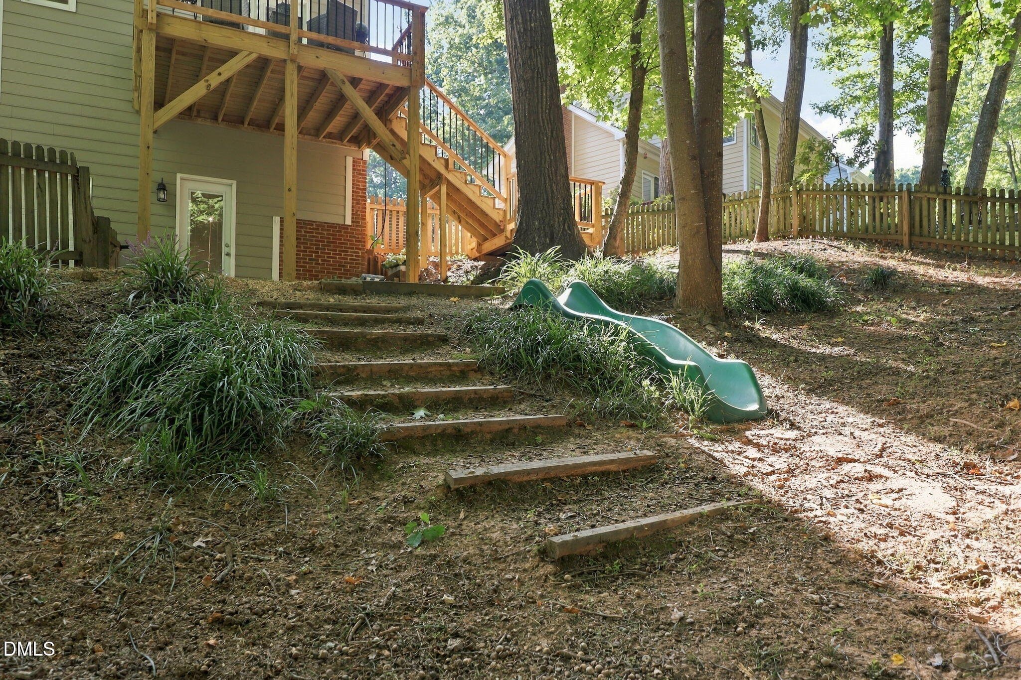 main property photo 40
