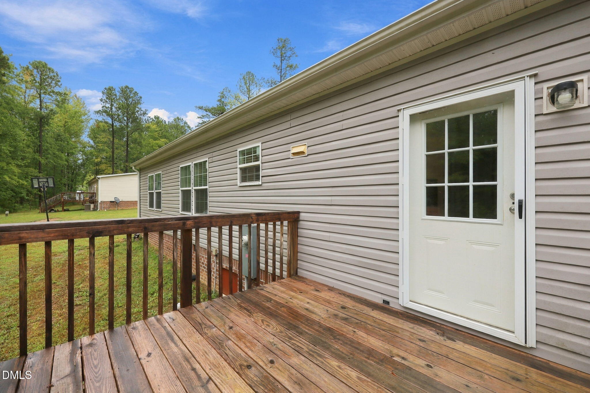 main property photo 28