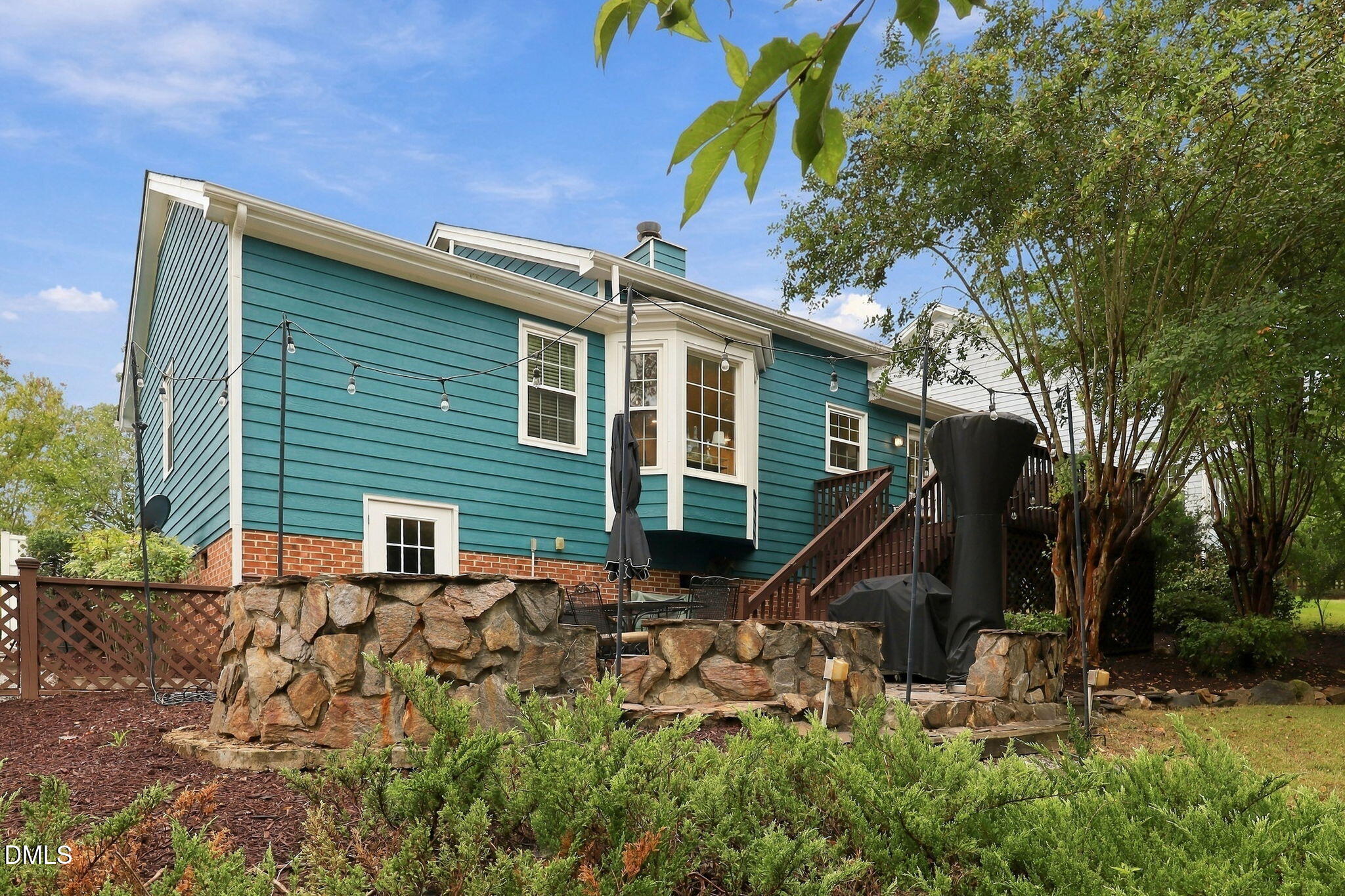 main property photo 30