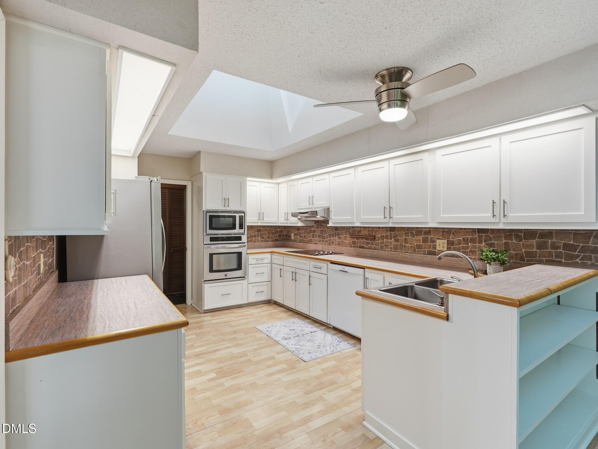 main property photo 17