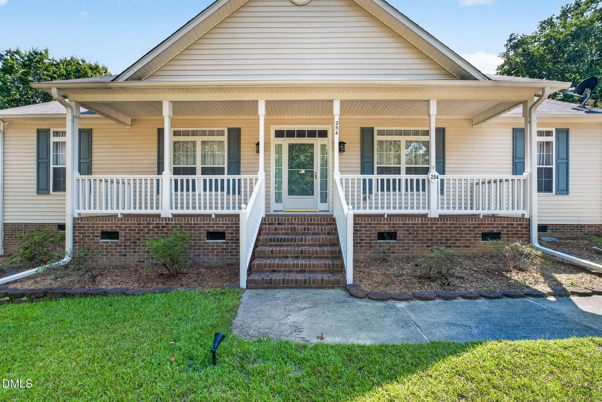 main property photo 3