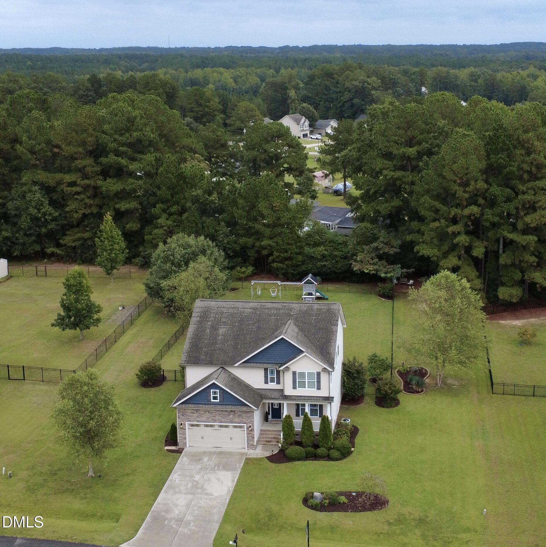 main property photo 37