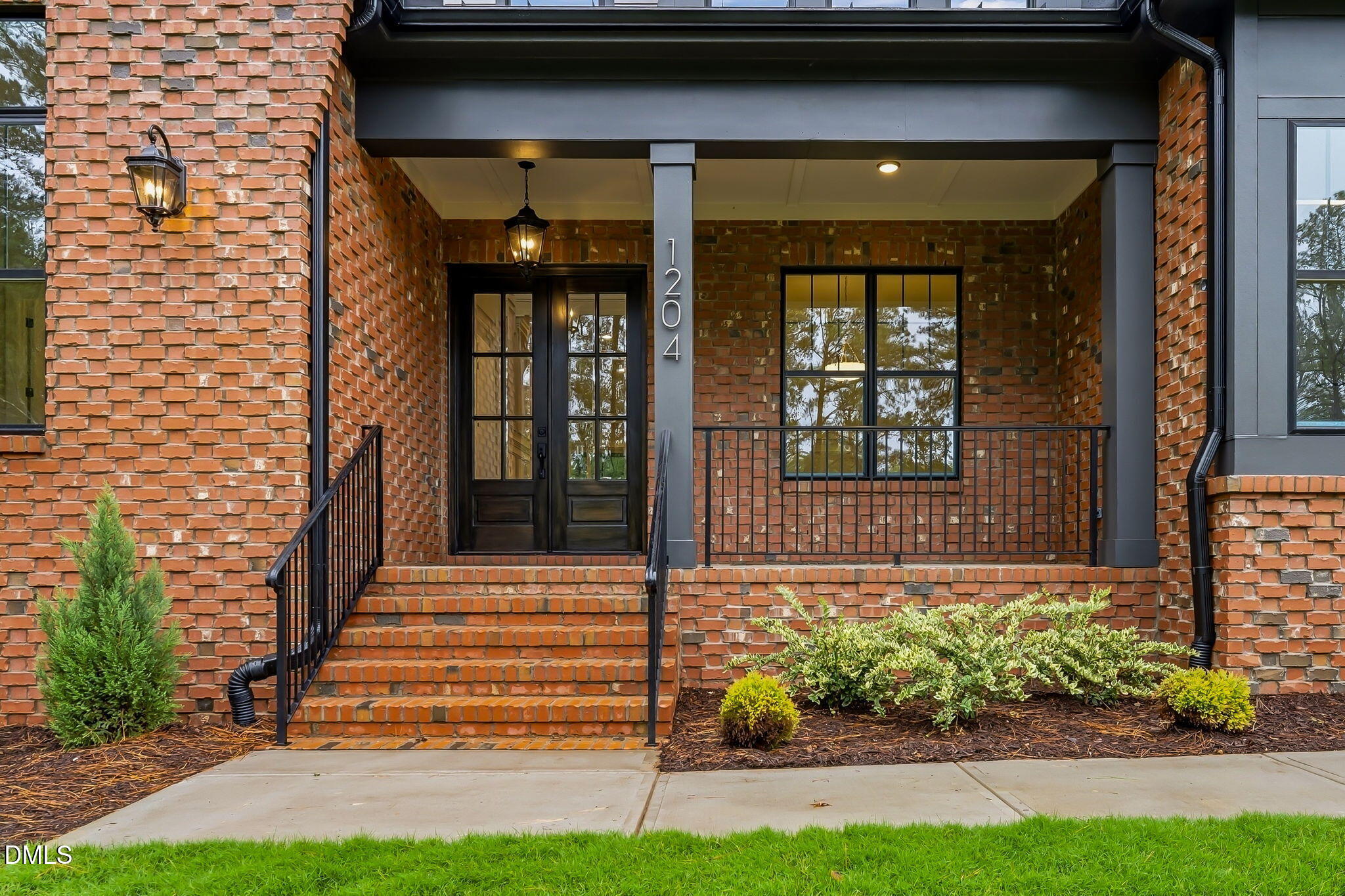main property photo 6