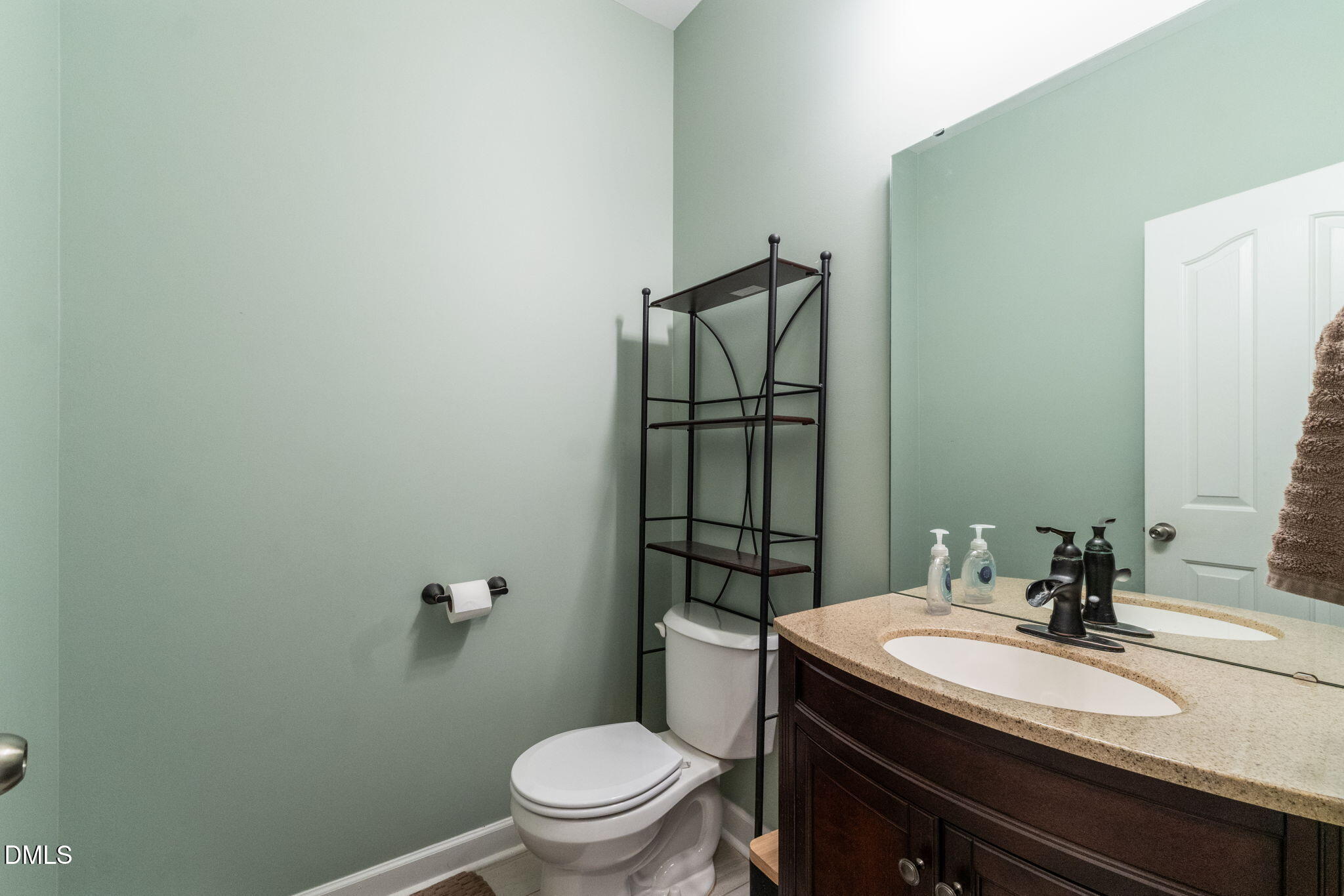 main property photo 19