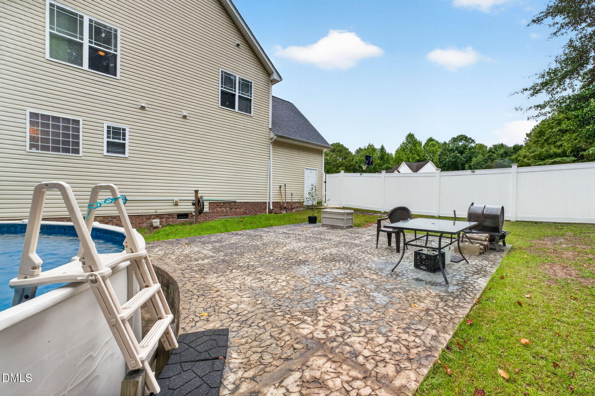 main property photo 45