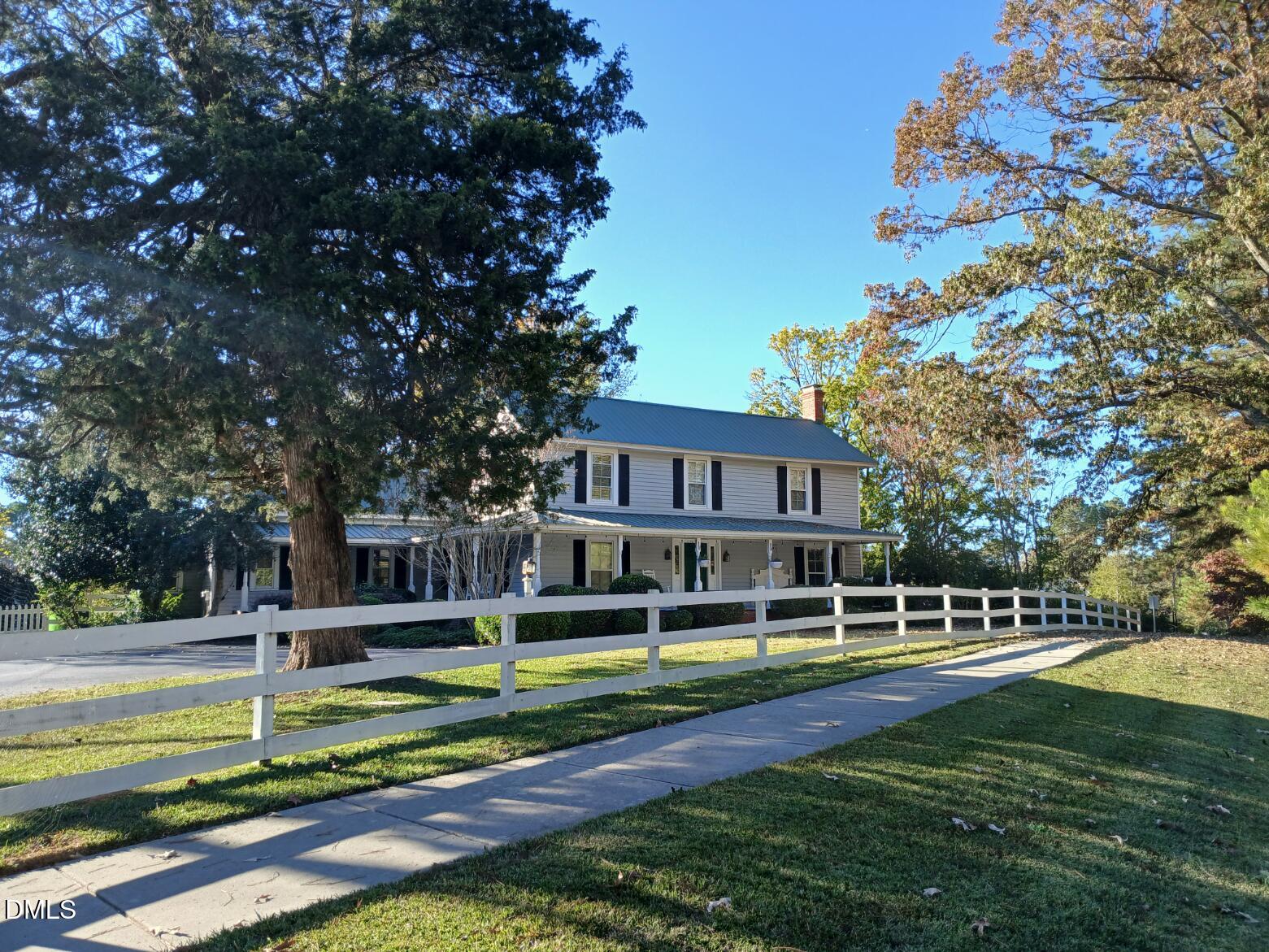 main property photo 12