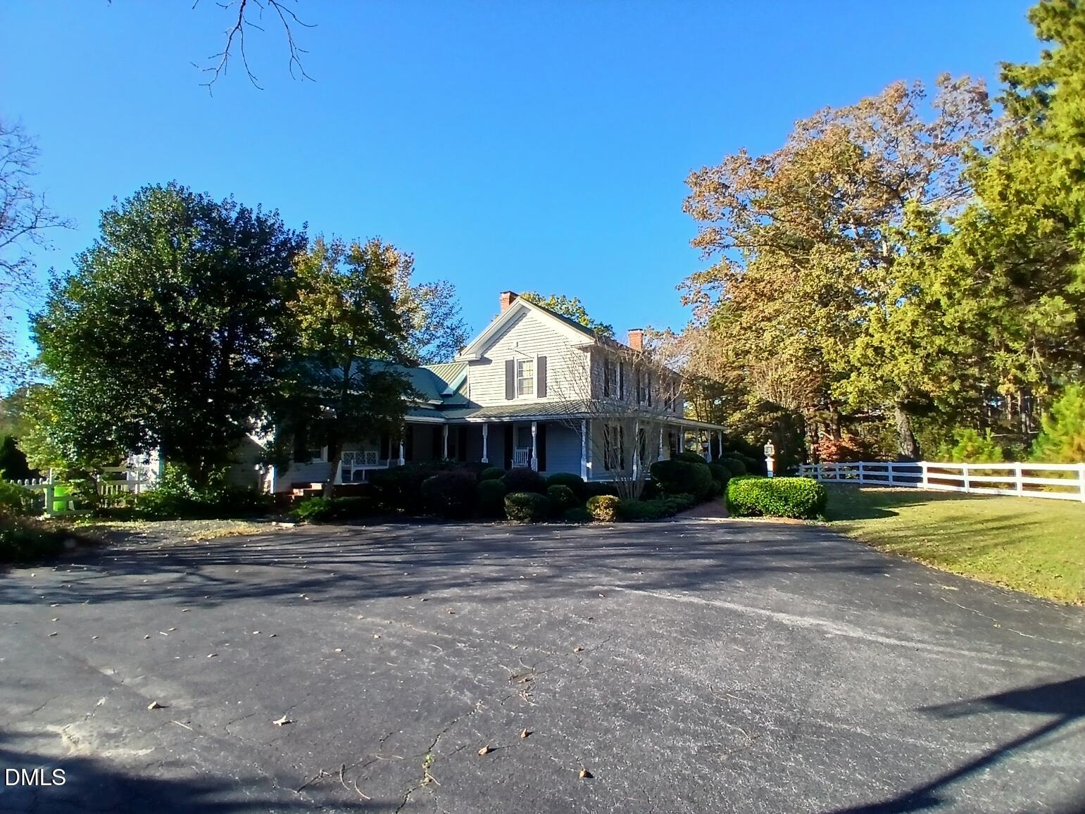 main property photo 3