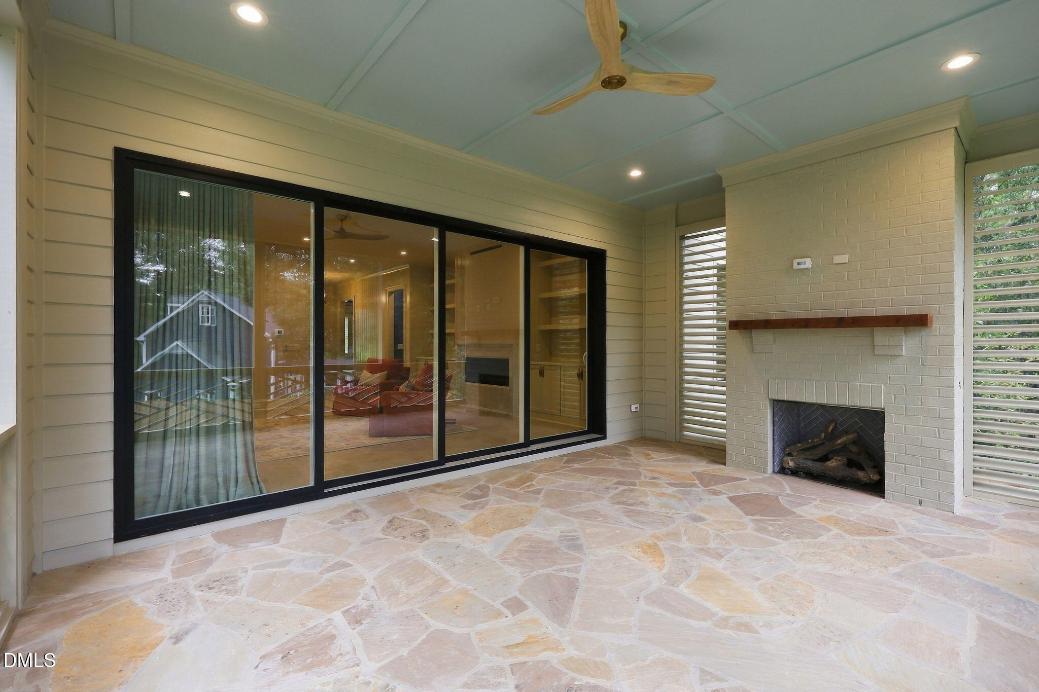 main property photo 31