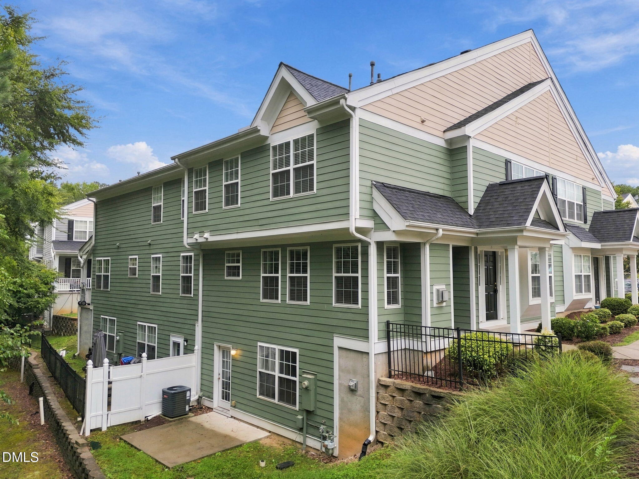 main property photo 50