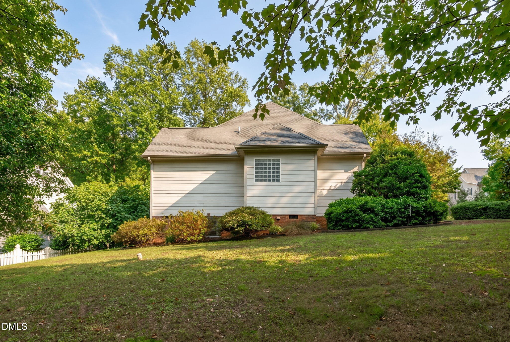 main property photo 45