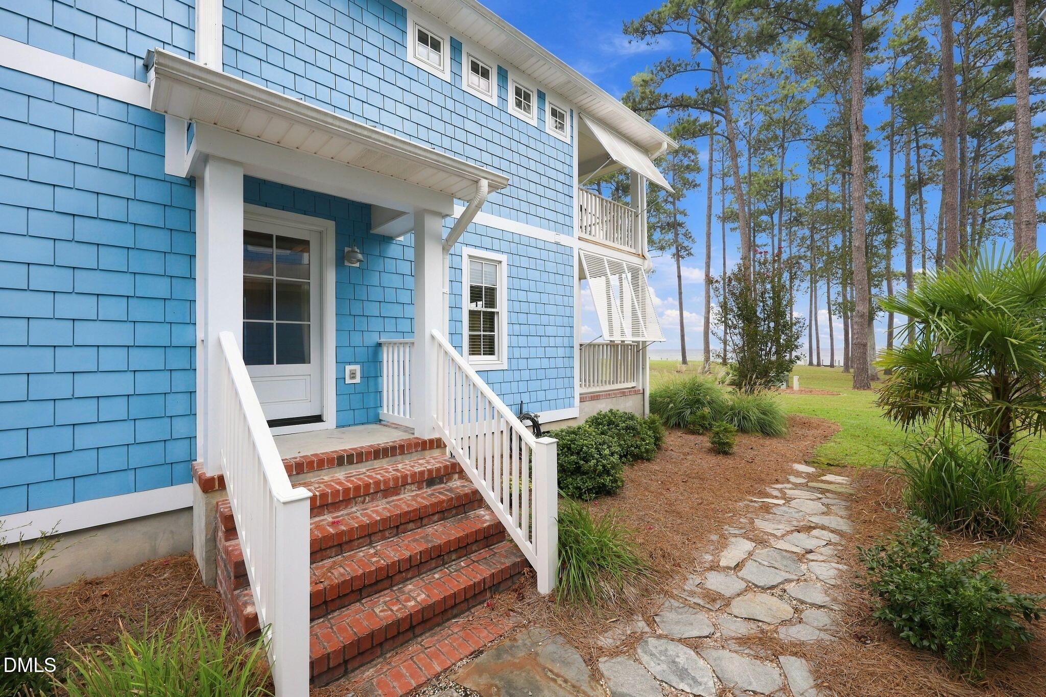 main property photo 37