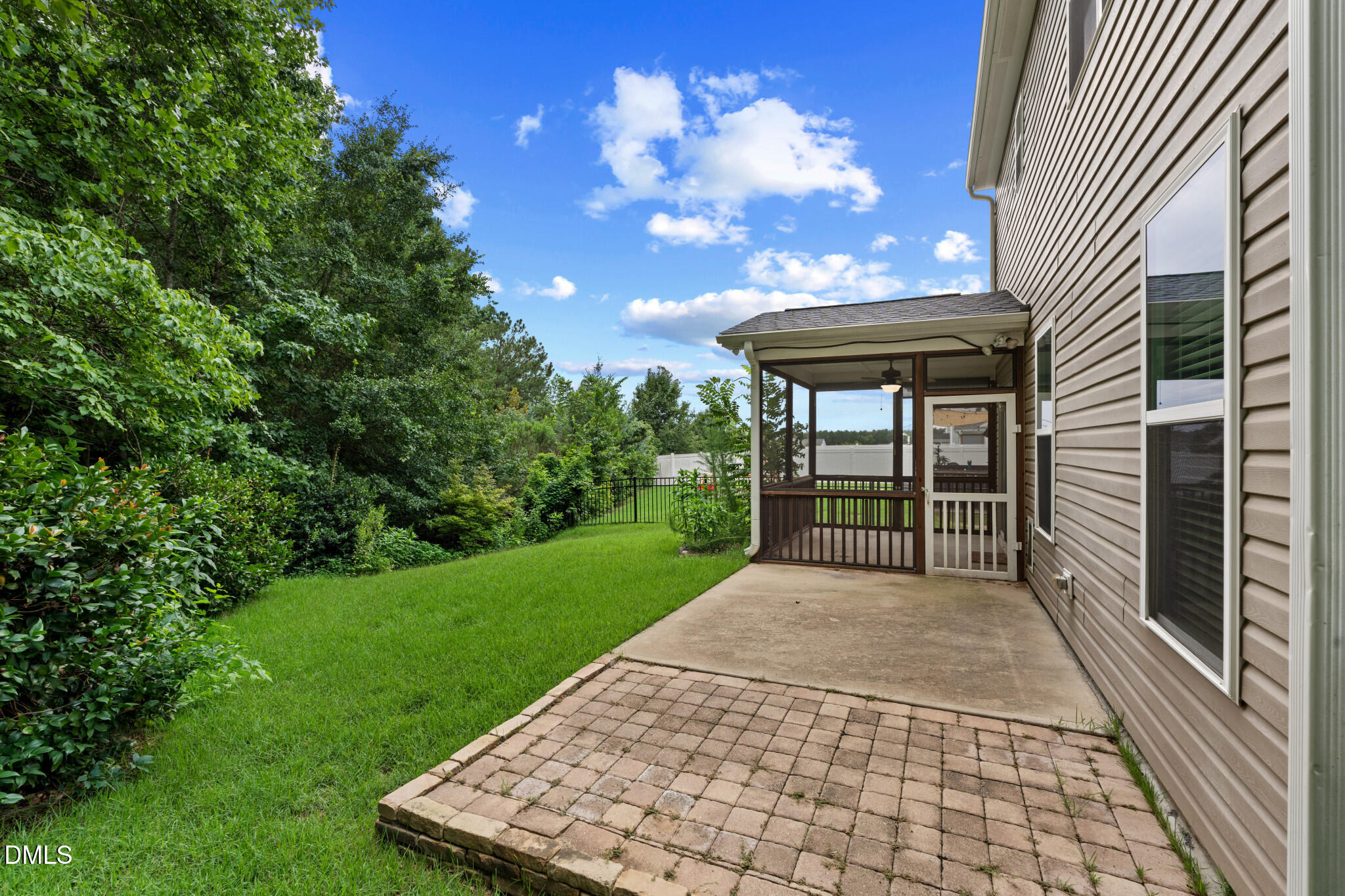 main property photo 31