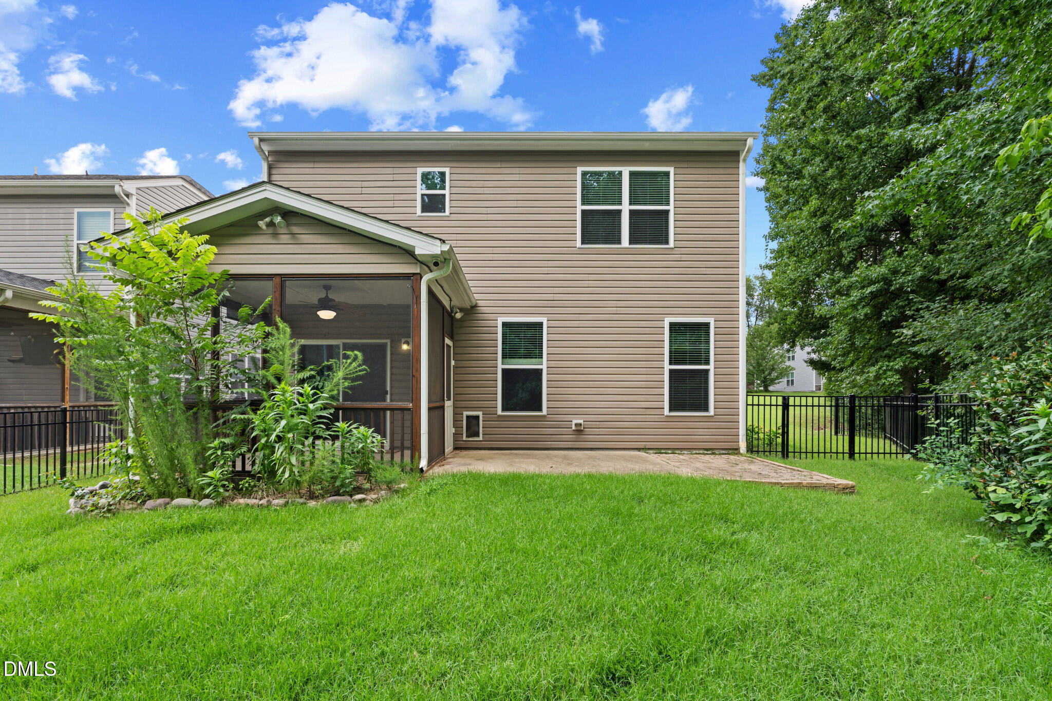 main property photo 33