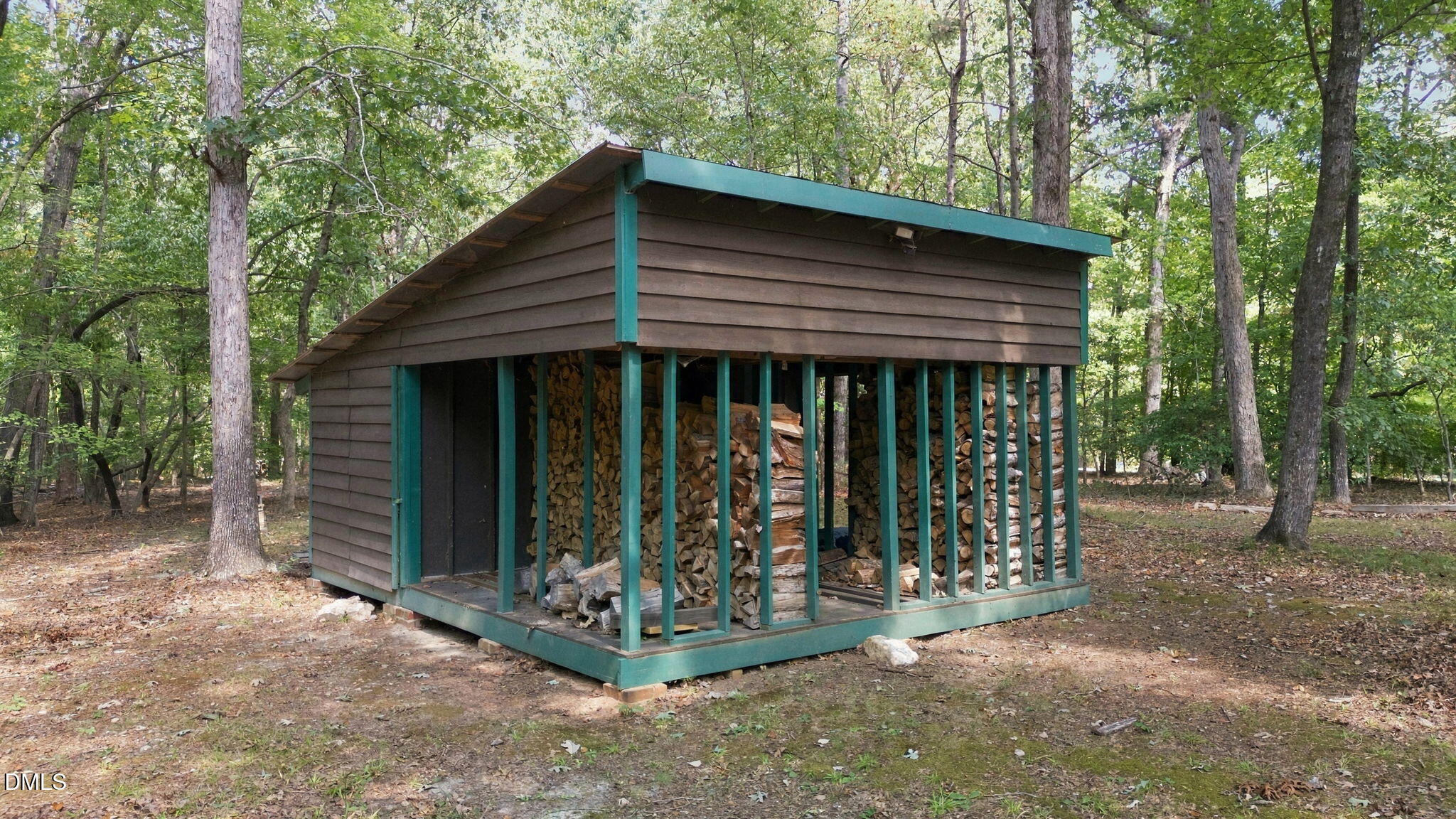 main property photo 30