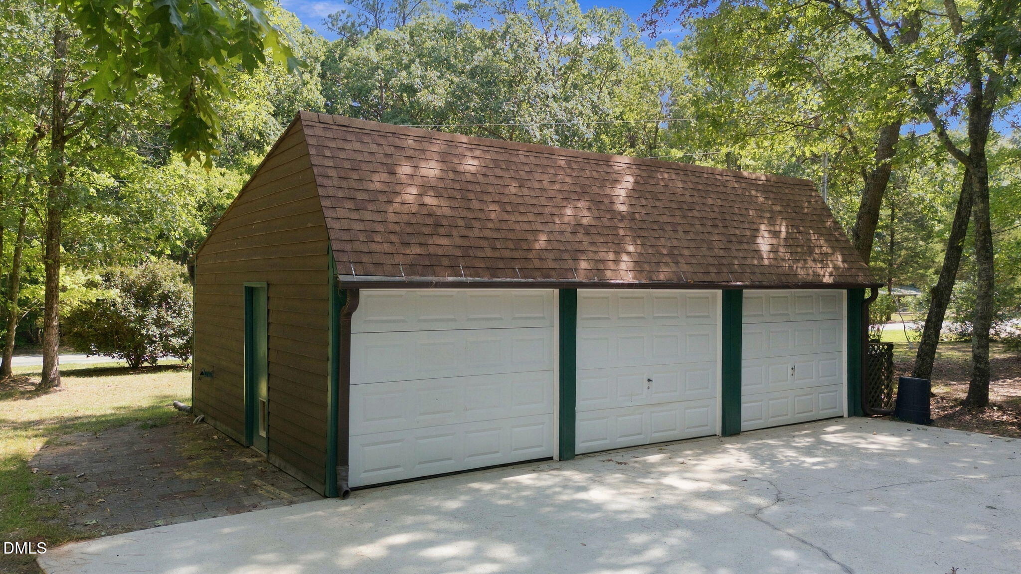 main property photo 31