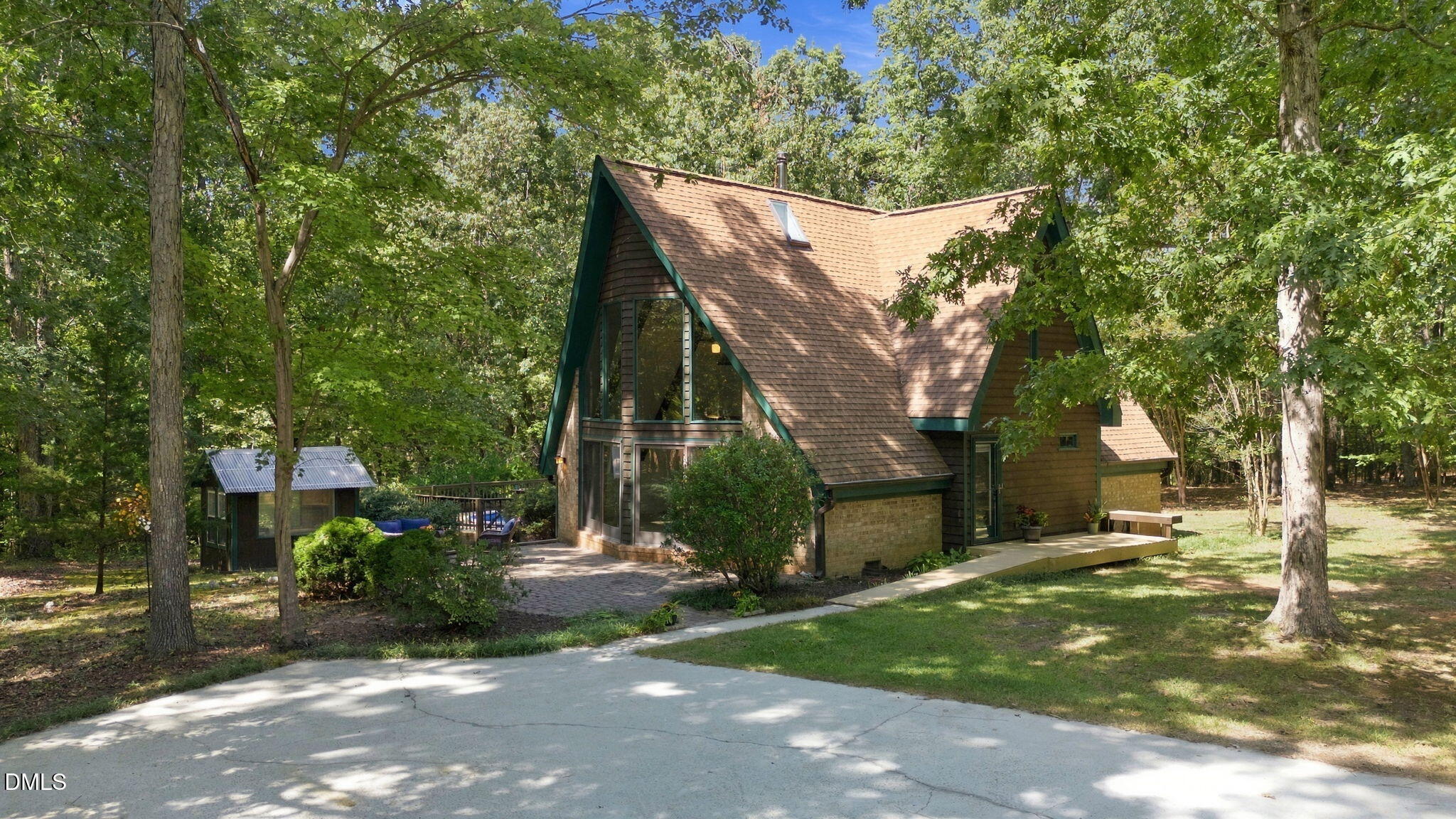 main property photo 34