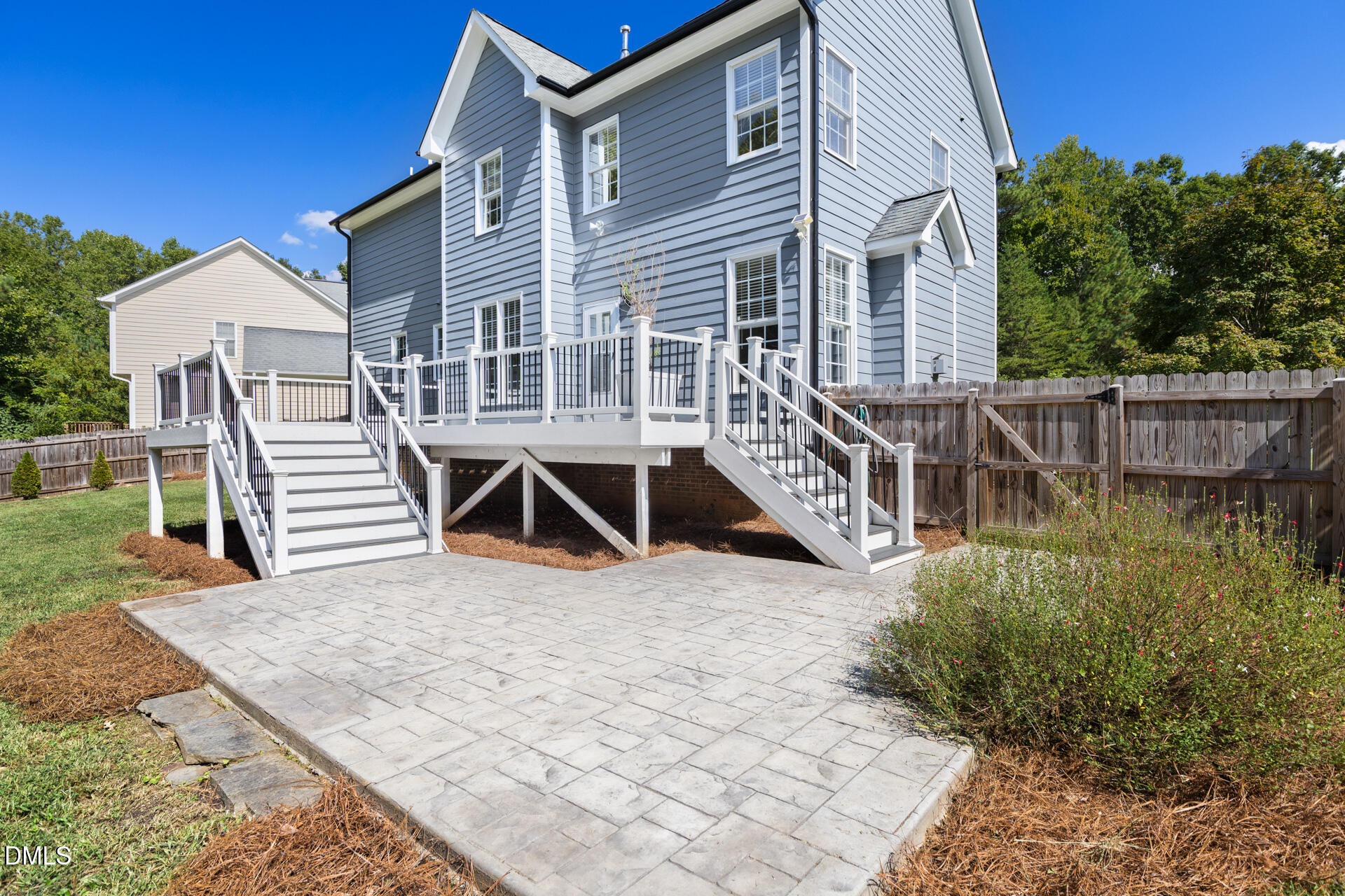 main property photo 31