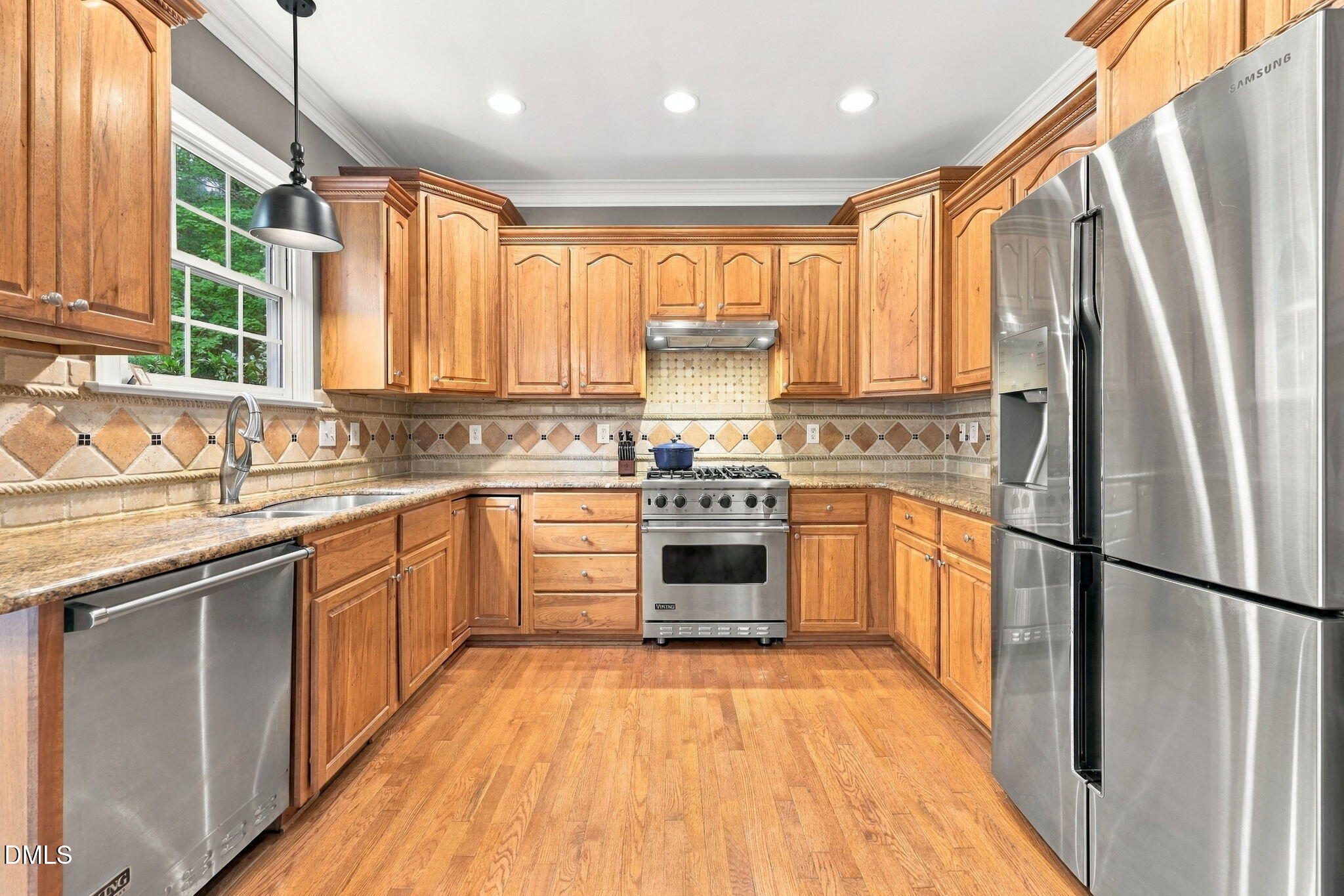 main property photo 17