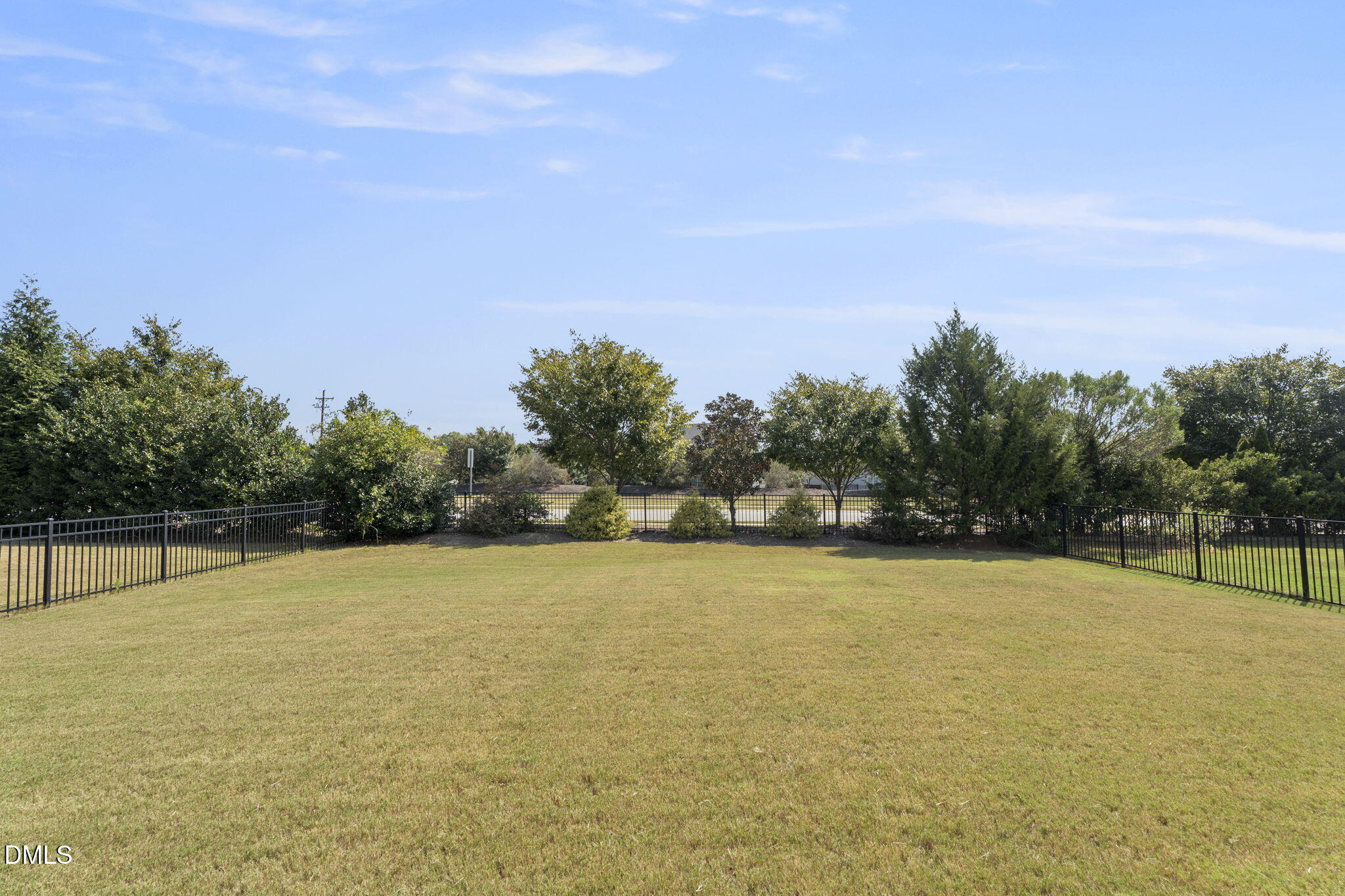 main property photo 18
