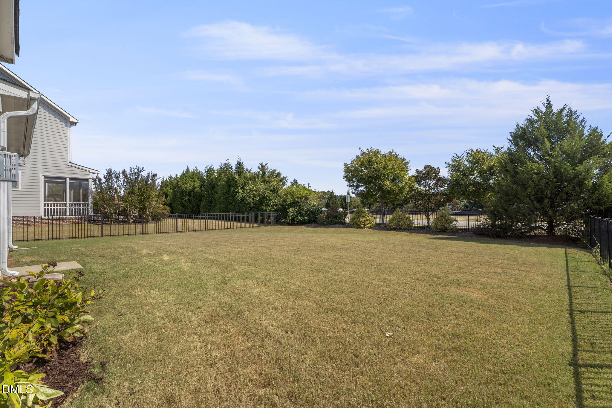 main property photo 19