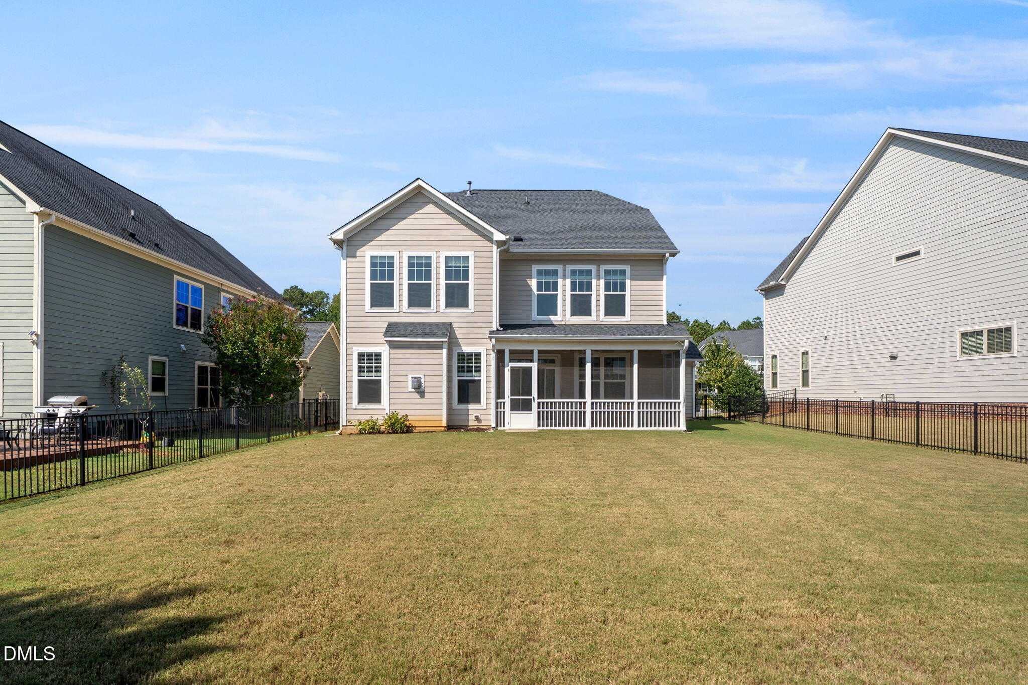 main property photo 20