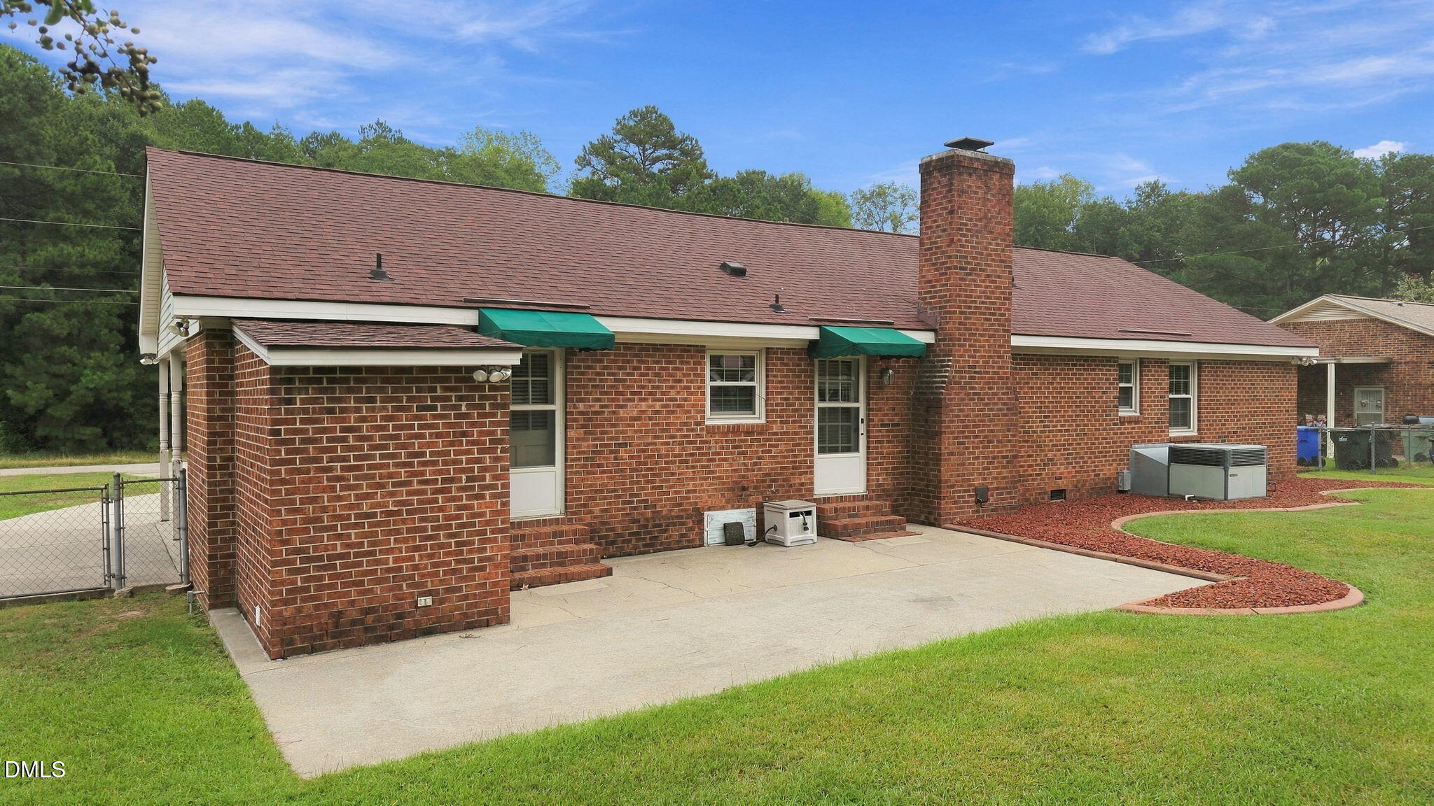 main property photo 32