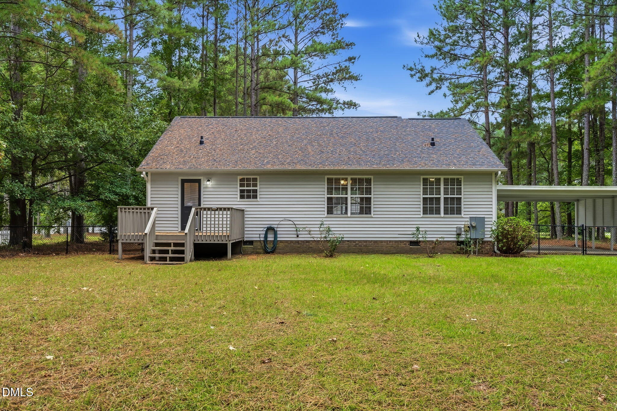 main property photo 30