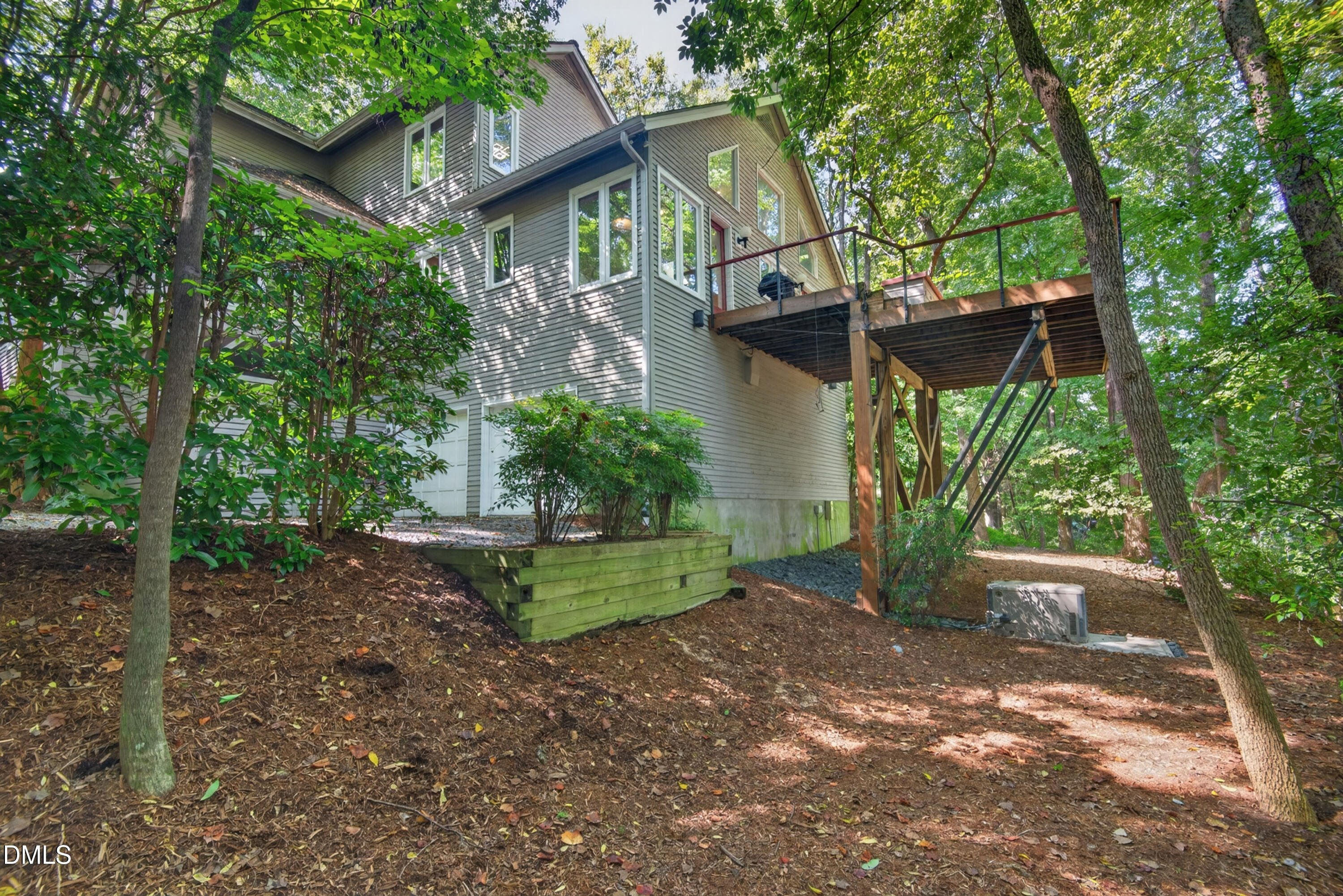 main property photo 40