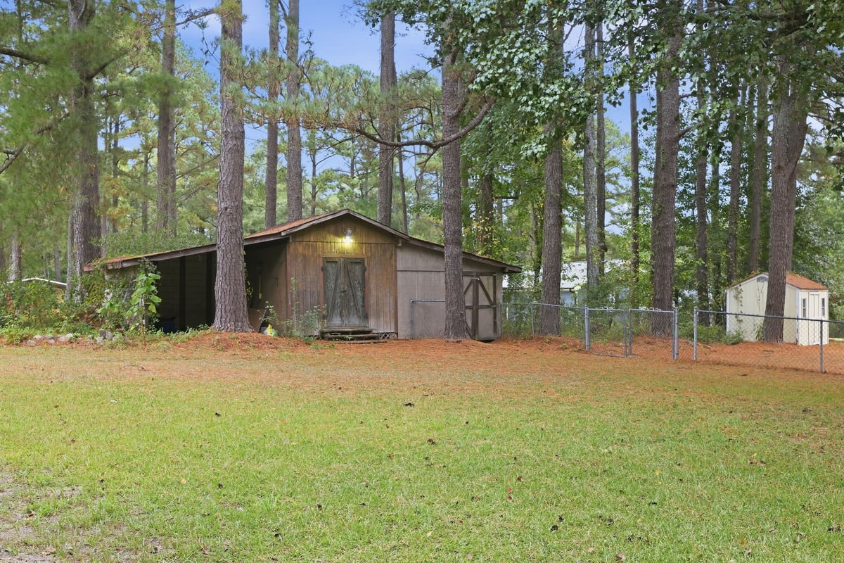 main property photo 32