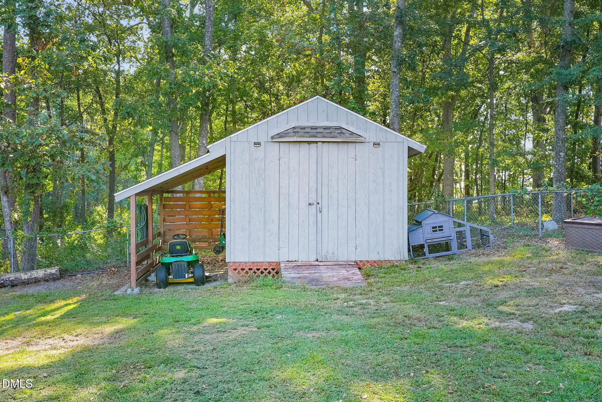 main property photo 40