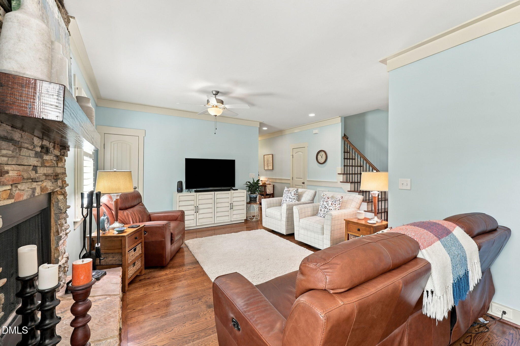 main property photo 17
