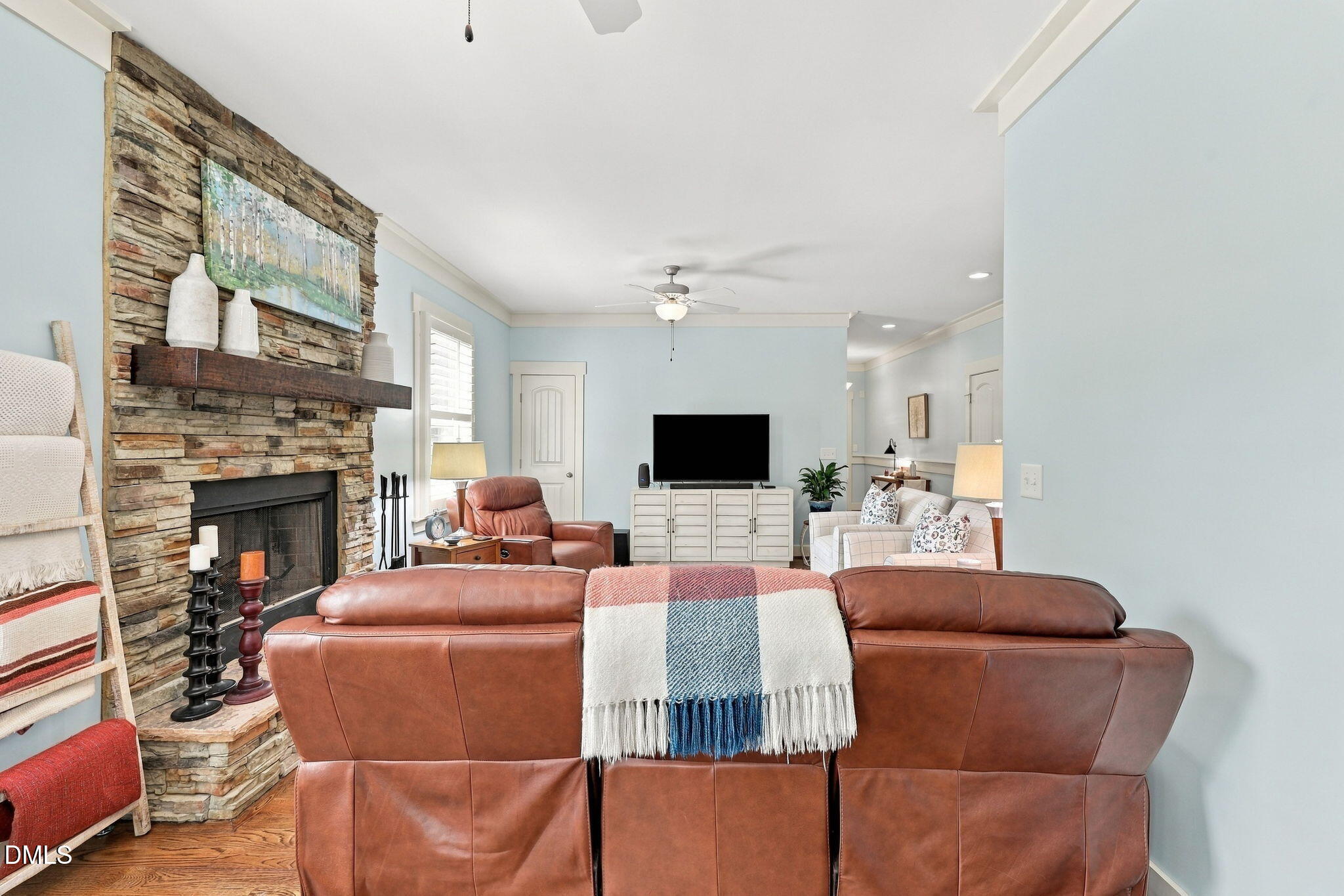 main property photo 18