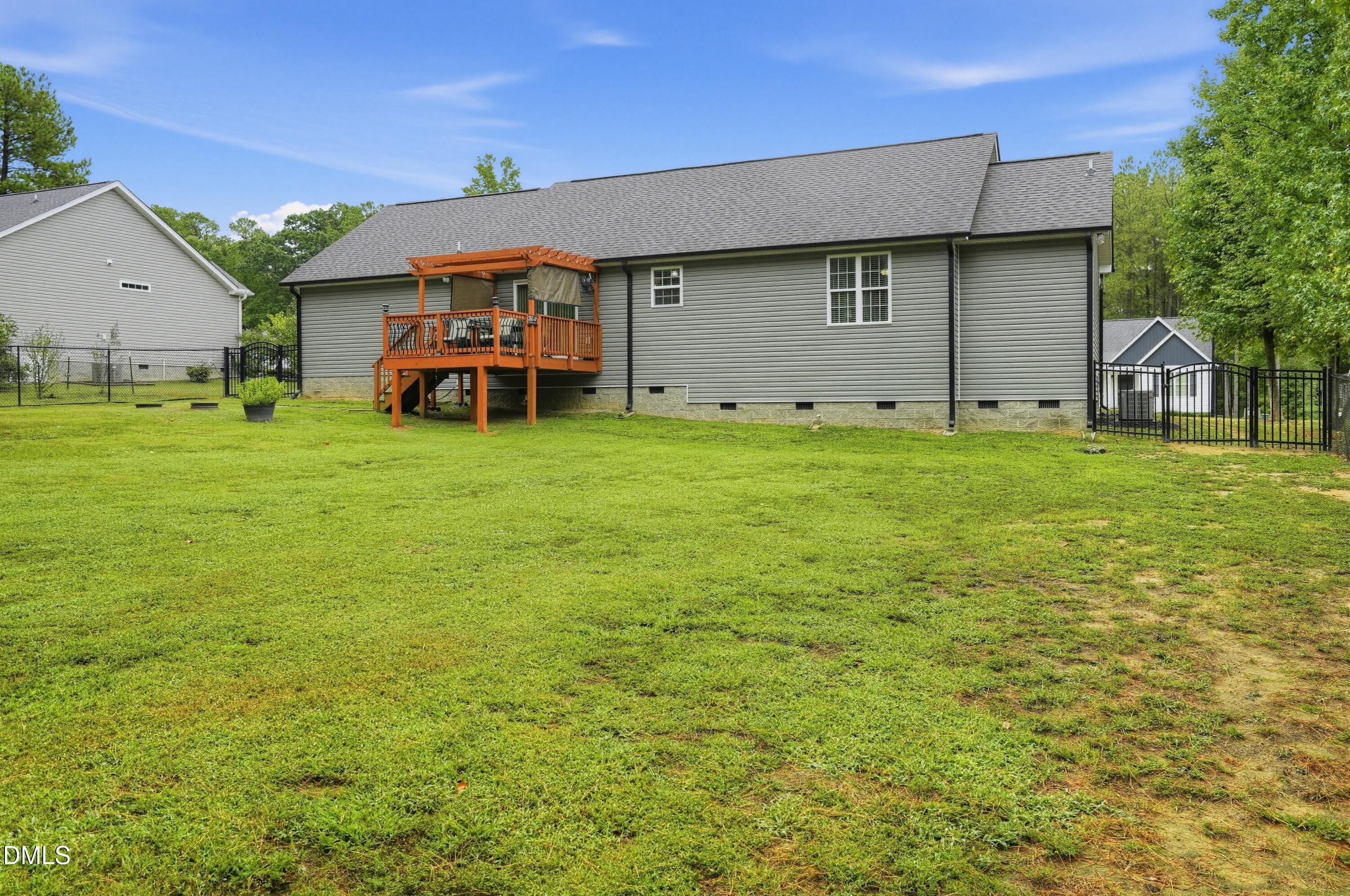 main property photo 30