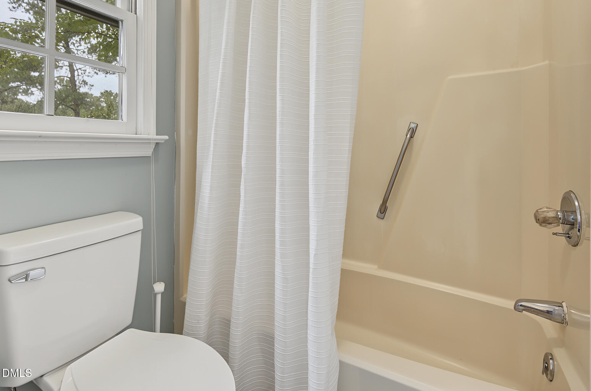 main property photo 28