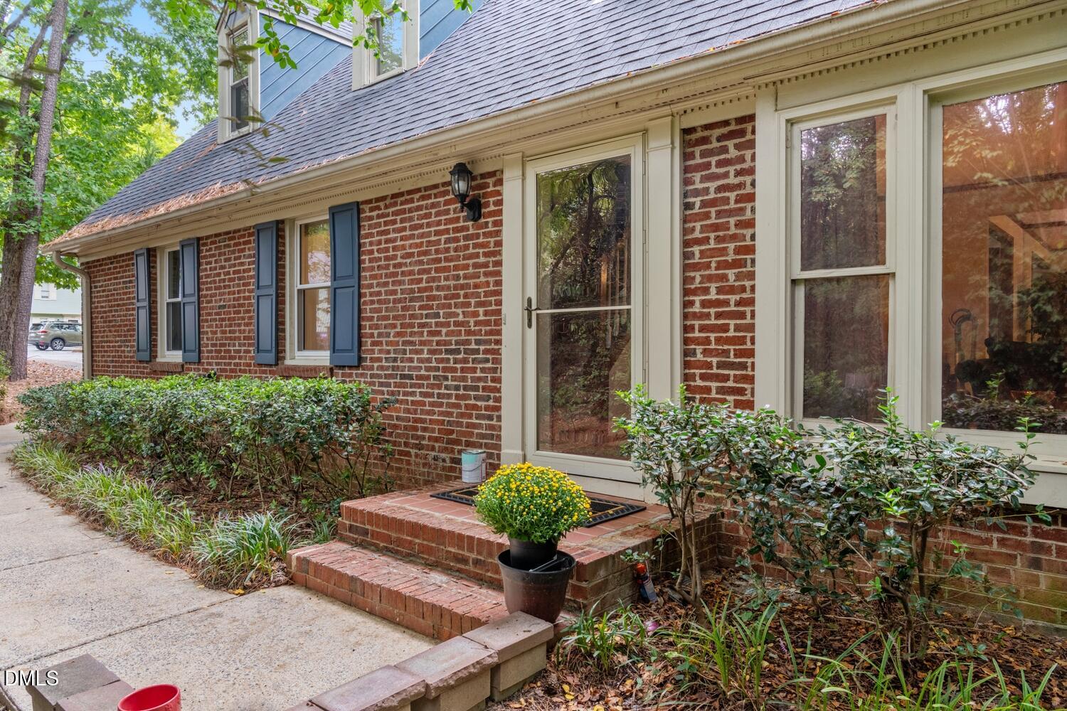 main property photo 29