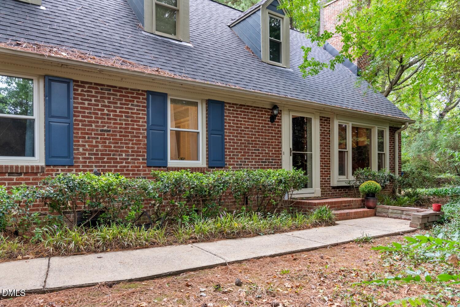 main property photo 4