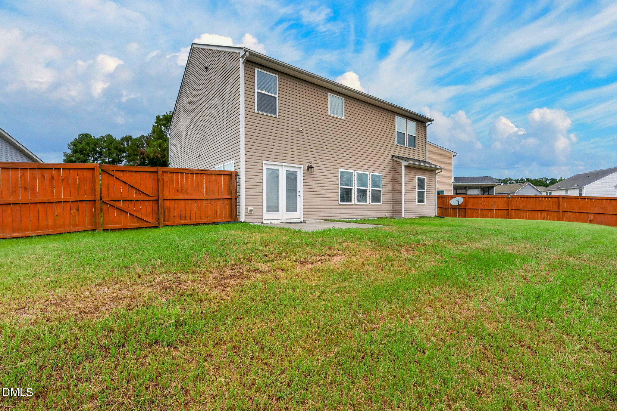 main property photo 23
