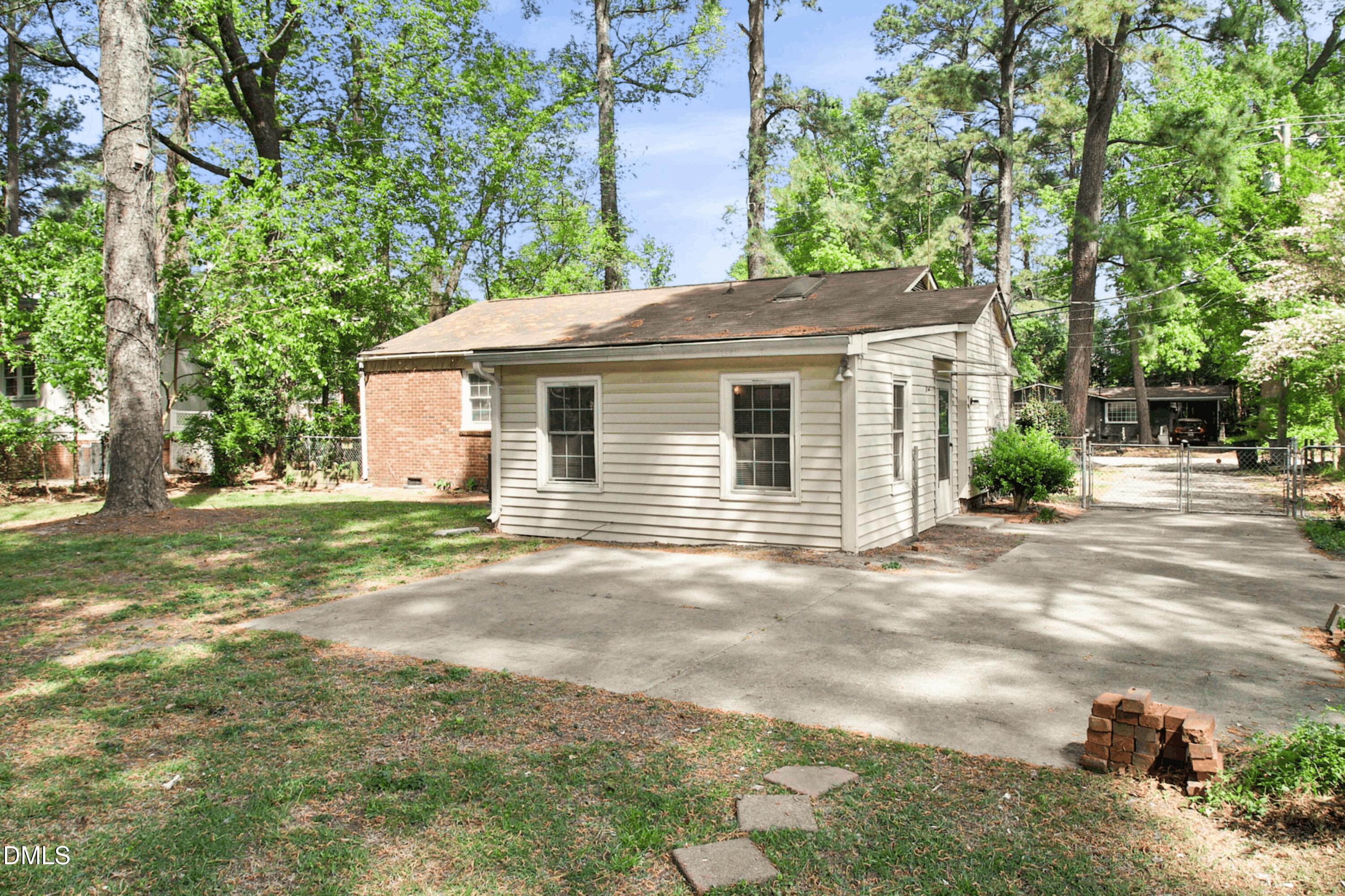 main property photo 24