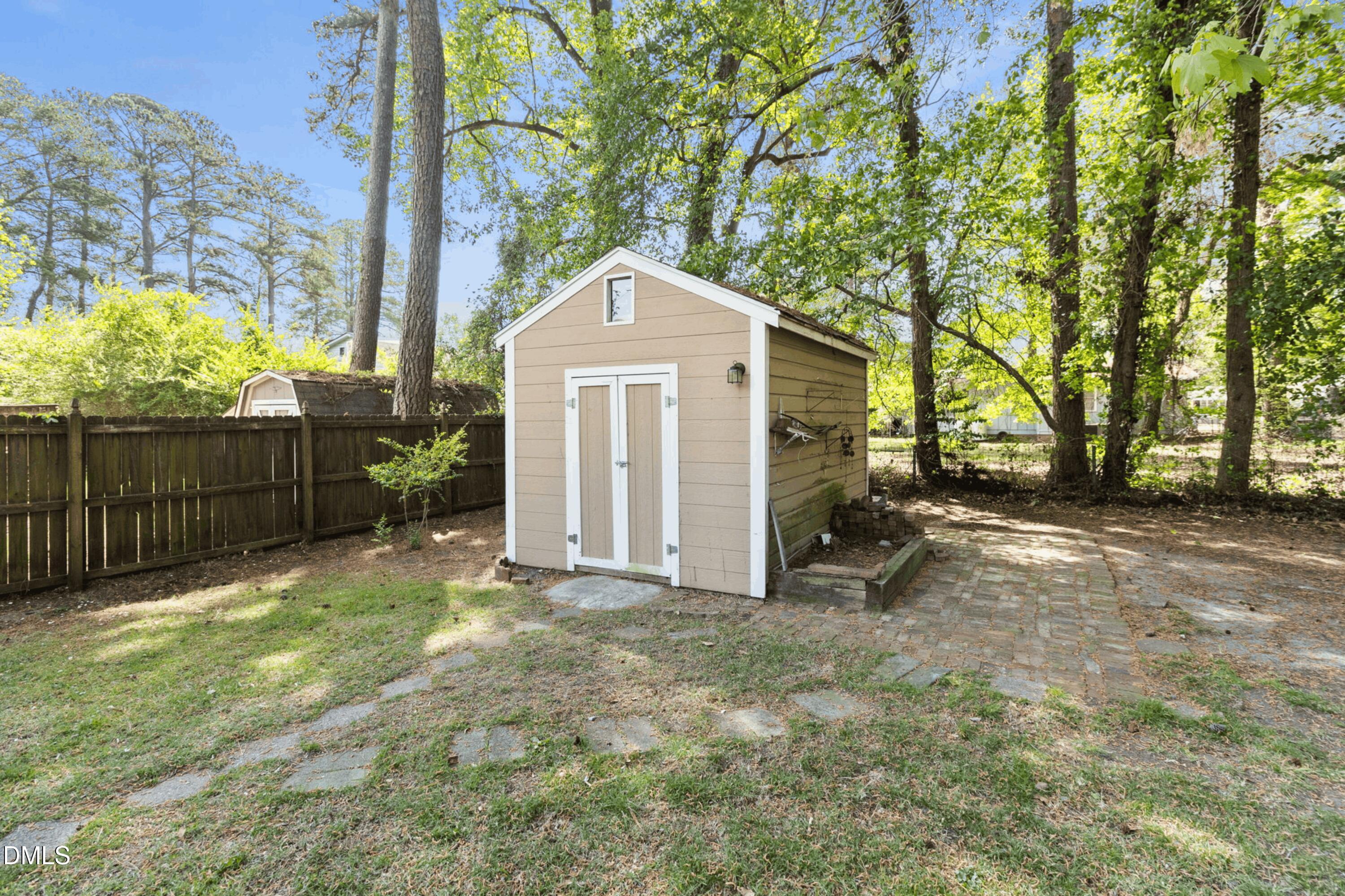 main property photo 27